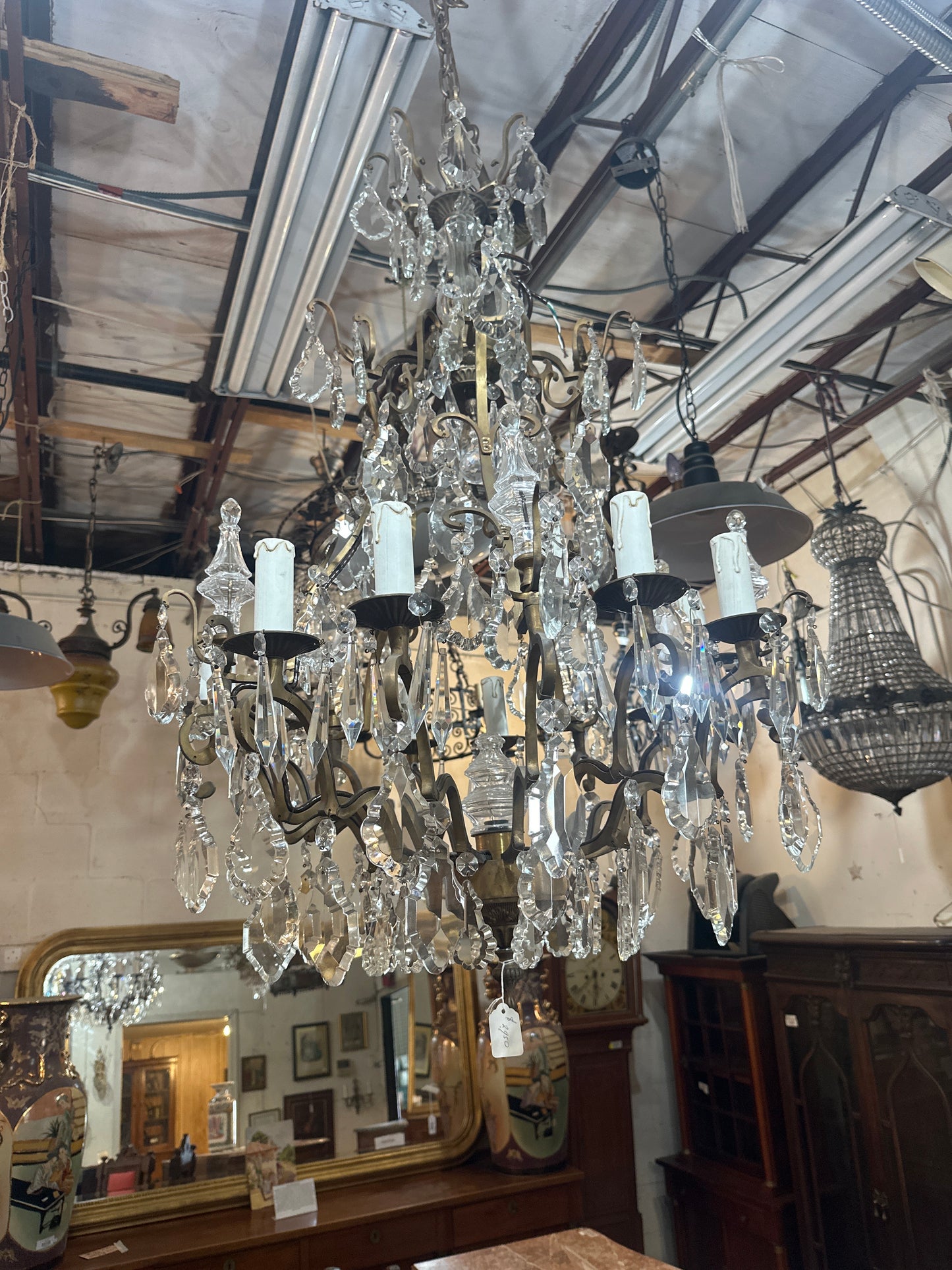 Adel Chandelier