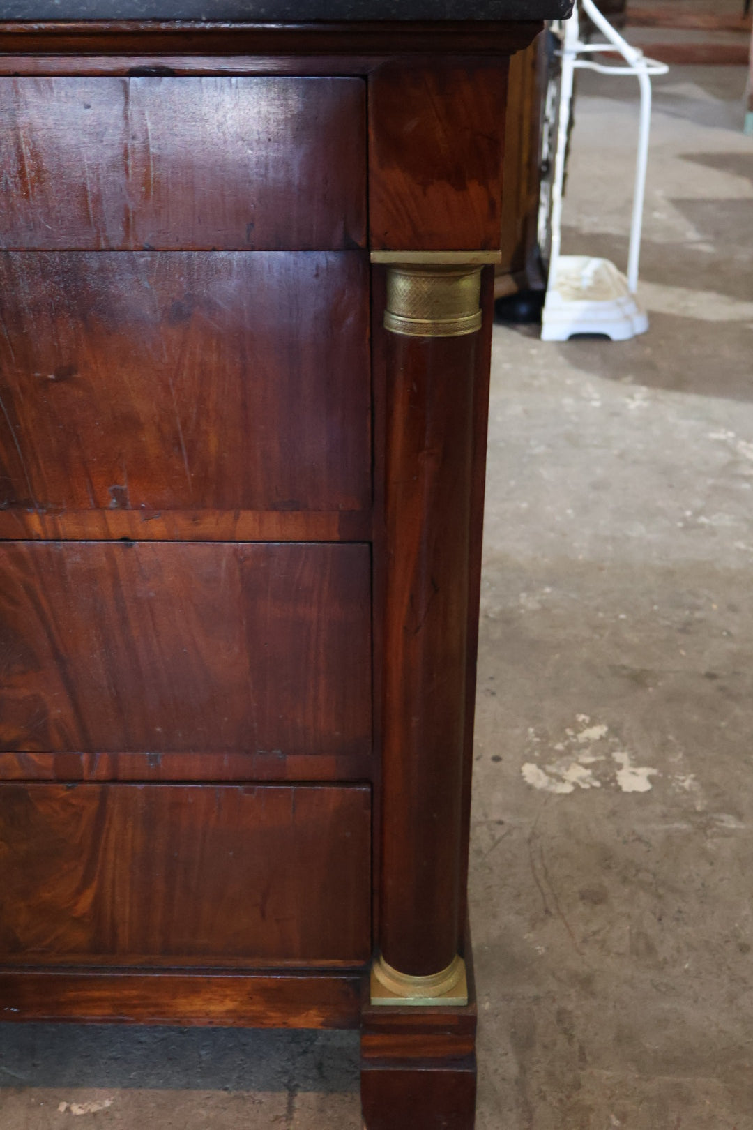 Commode w/ Black Marble