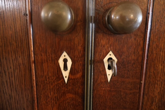 1860 English Cabinet