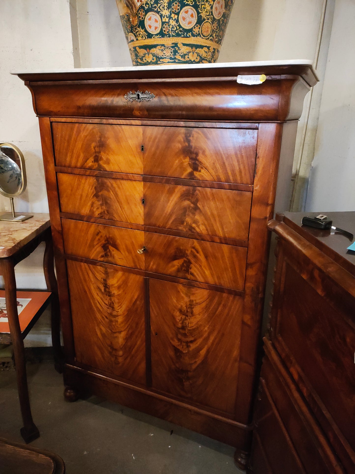 Mid 1800s LPH Flaming mahogany dresser
