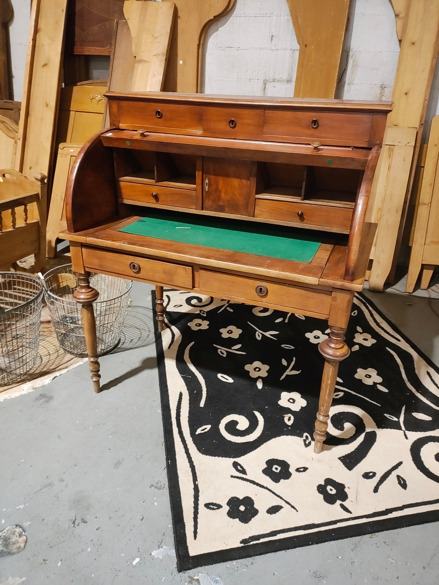 Mid 1800s Victorian style roll-top desk