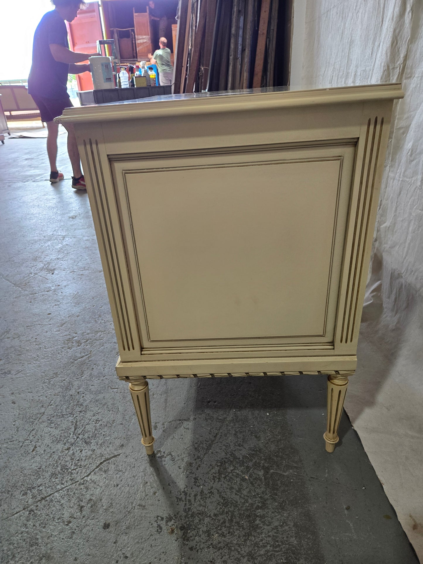 Mid 1900s LXVI white commode