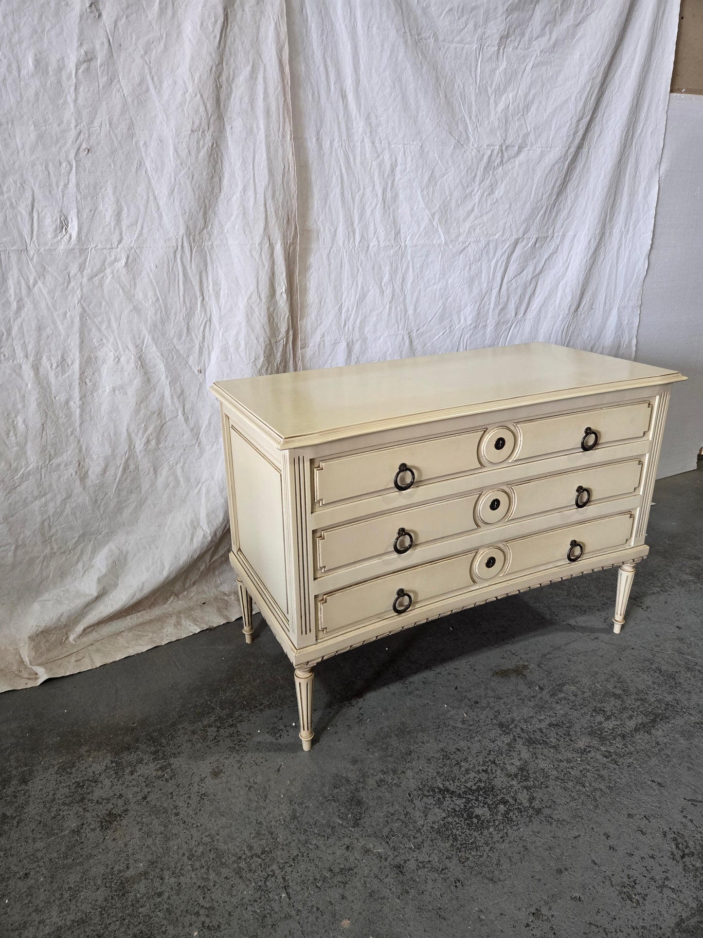 Mid 1900s LXVI white commode