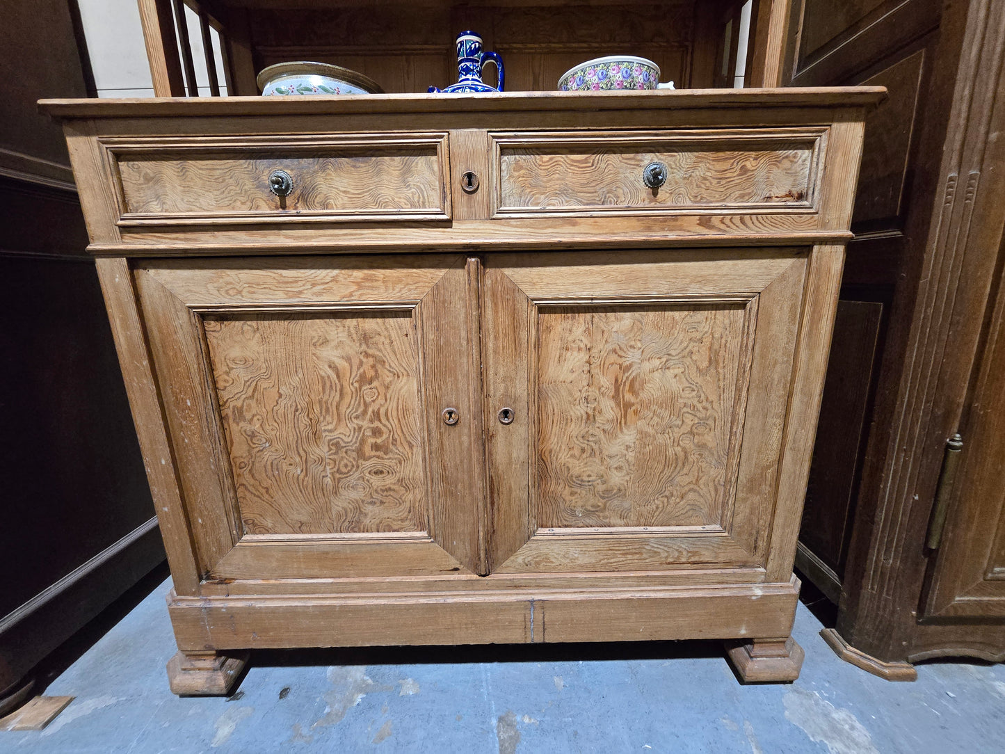 Pitch Pine Hutch
