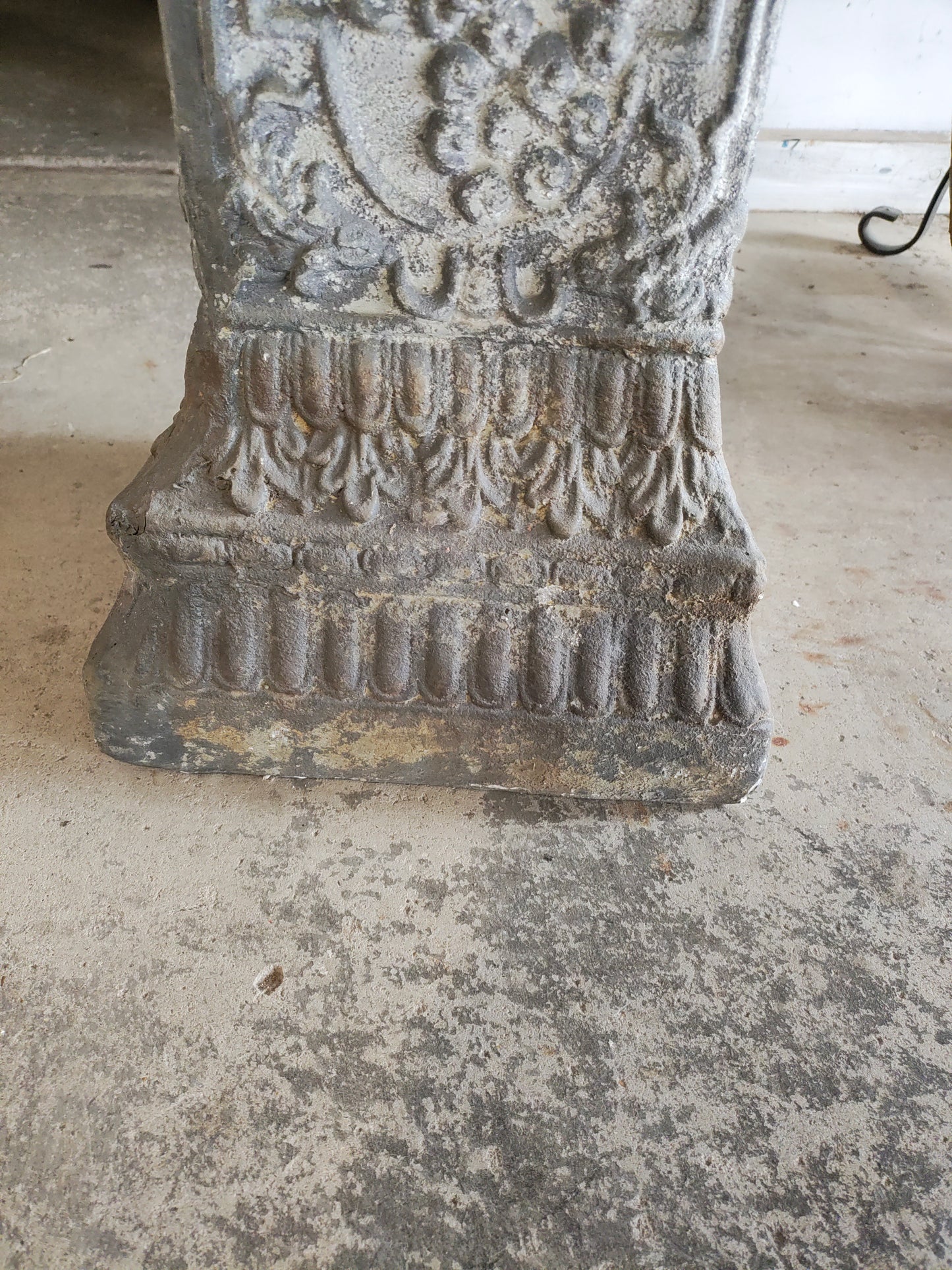 Neoclassical Style Cherub Pedestal with Ionic Capital – Painted Plaster