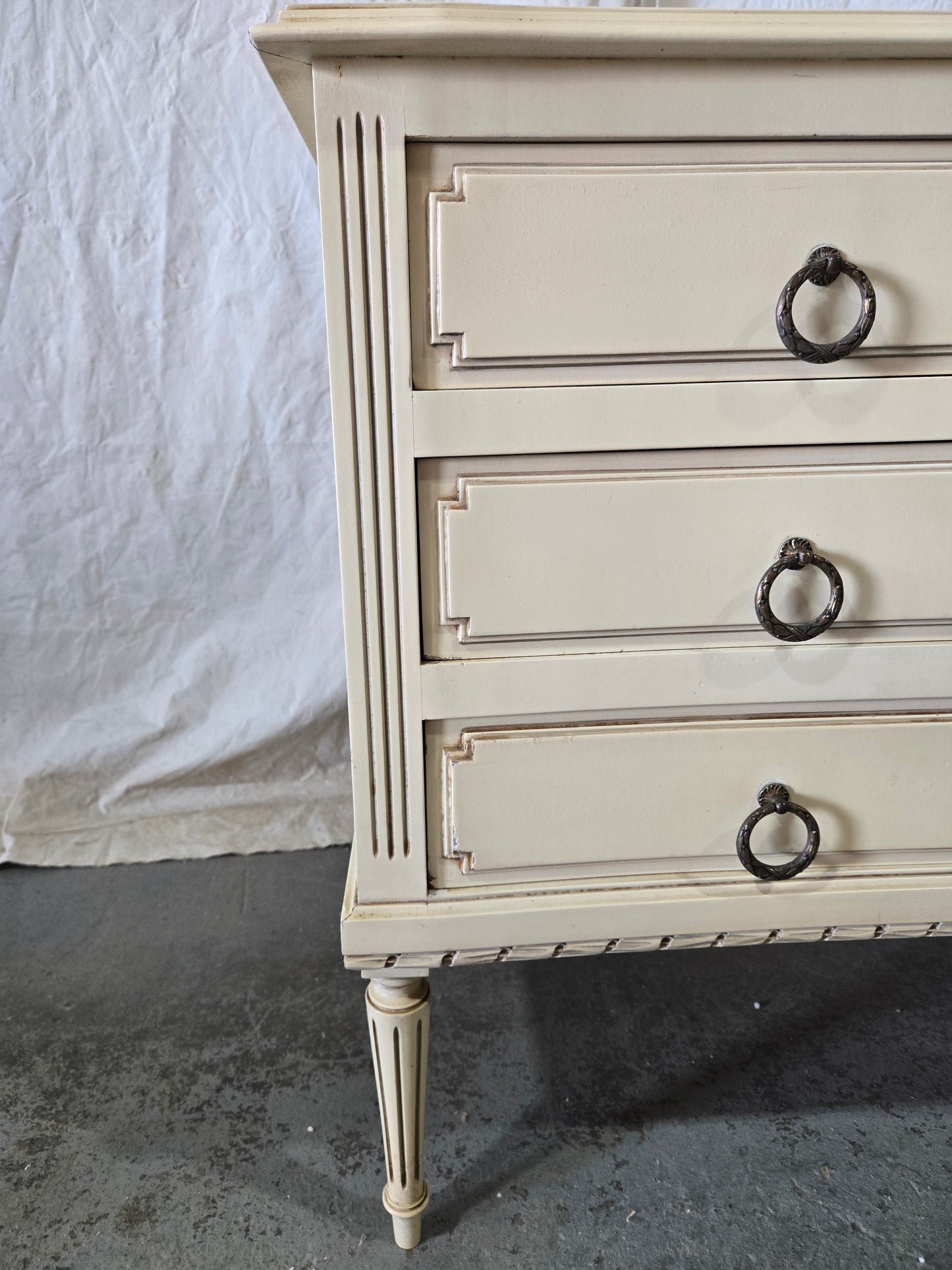 Mid 1900s LXVI white commode