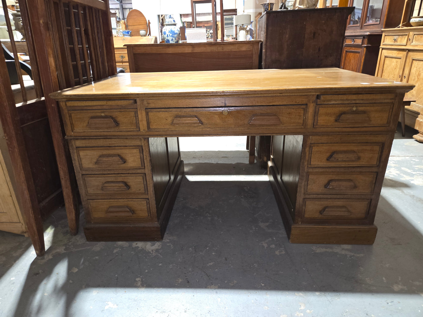 Oak Partners Desk