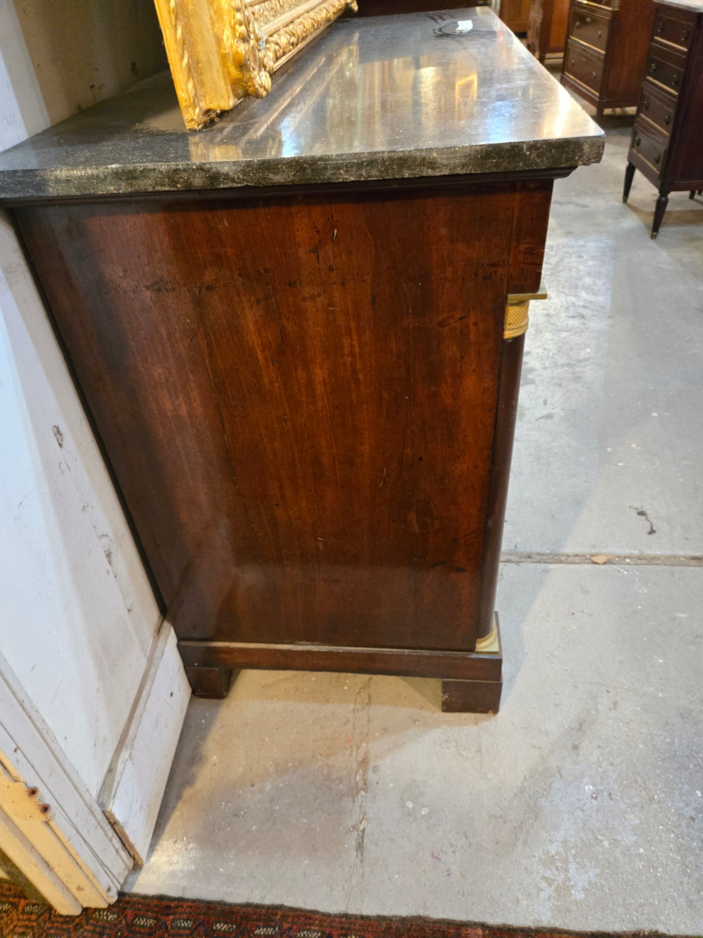Commode w/ Black Marble