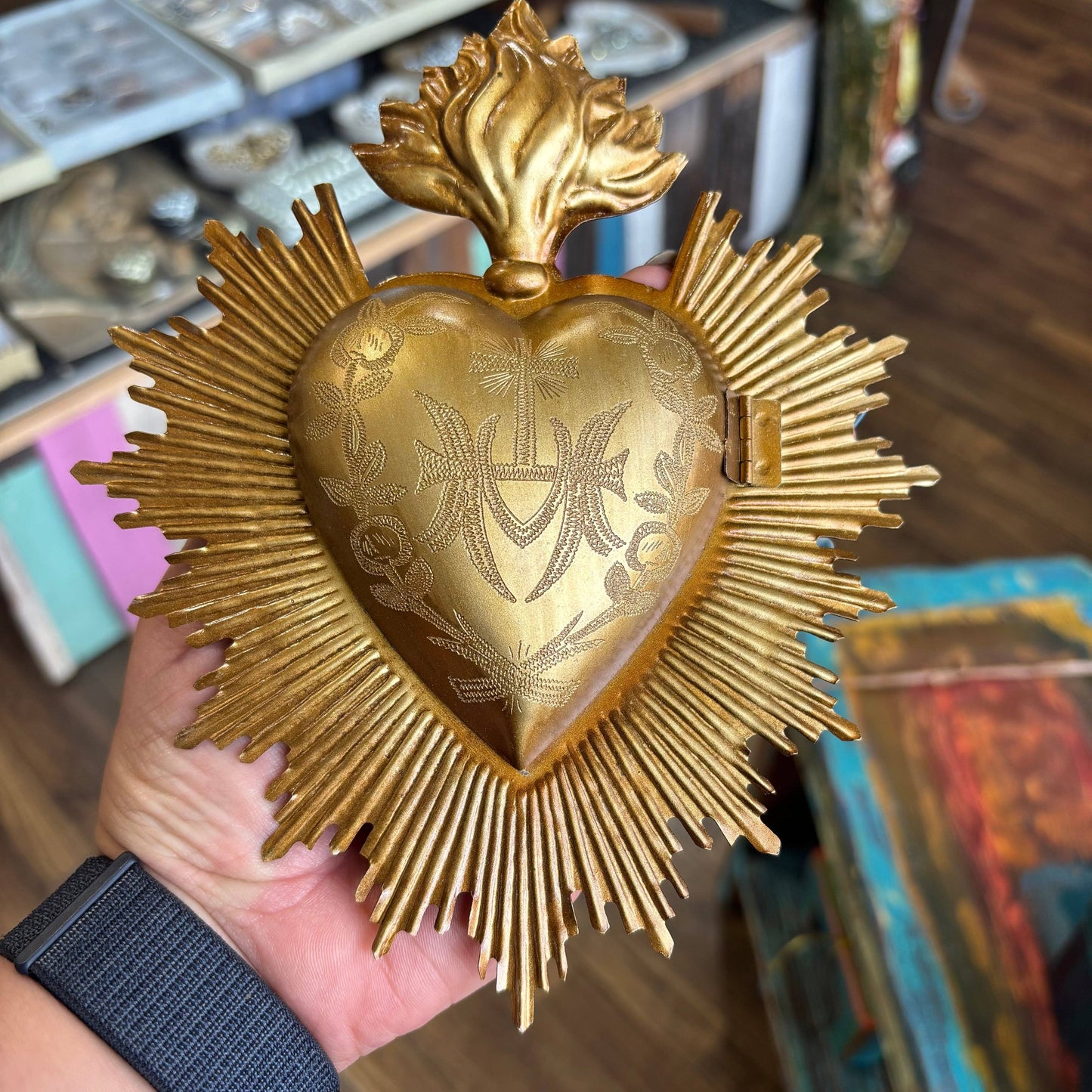 Flaming Sacred Heart 8" Box