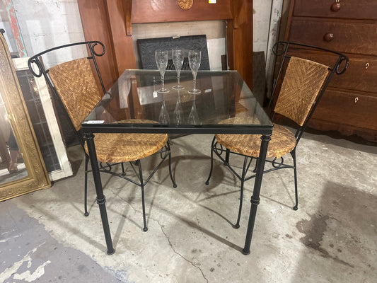 Late 1900s Traditional outdoor table & chairs