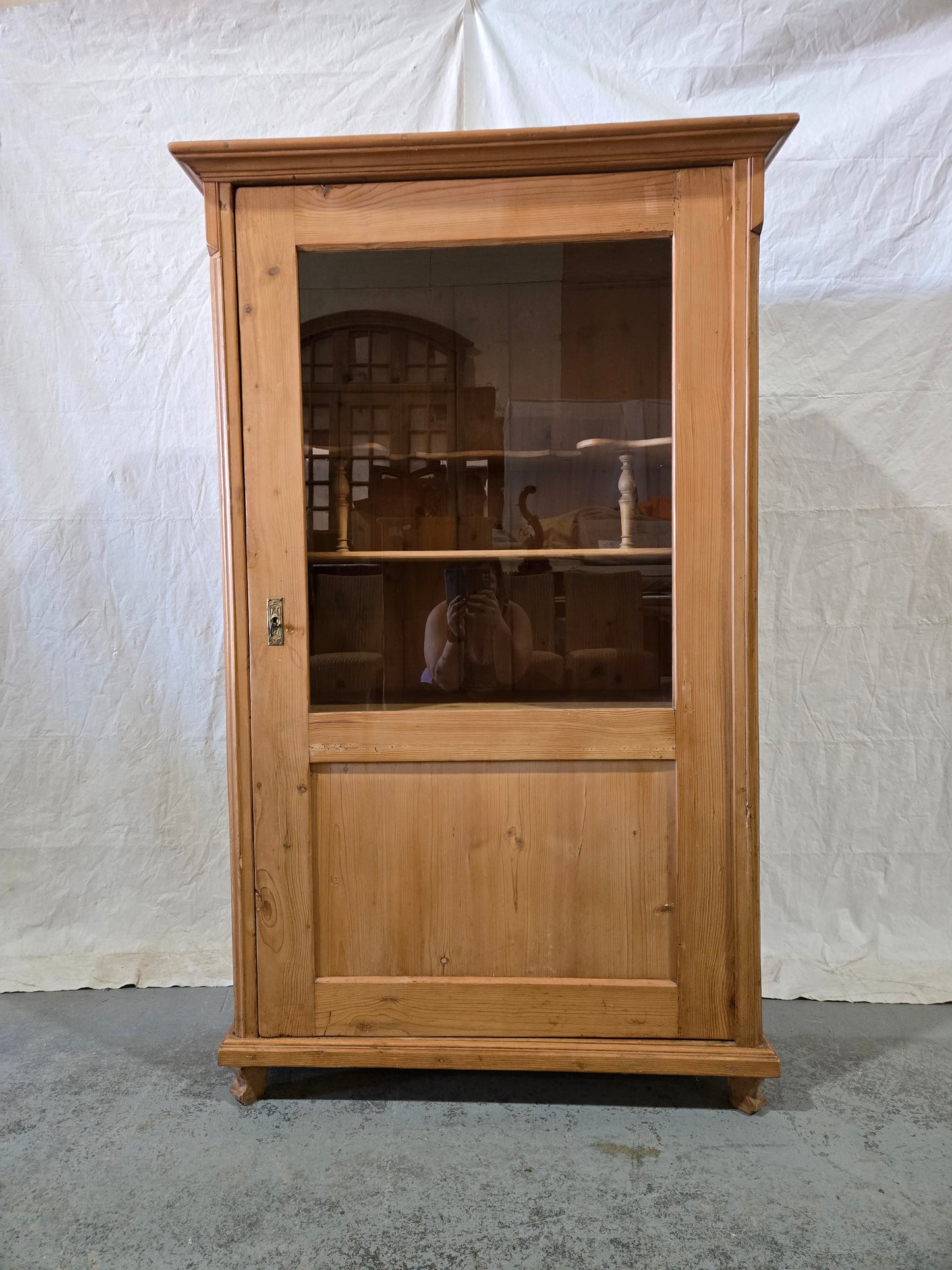 Late 1800s German provincial cabinet