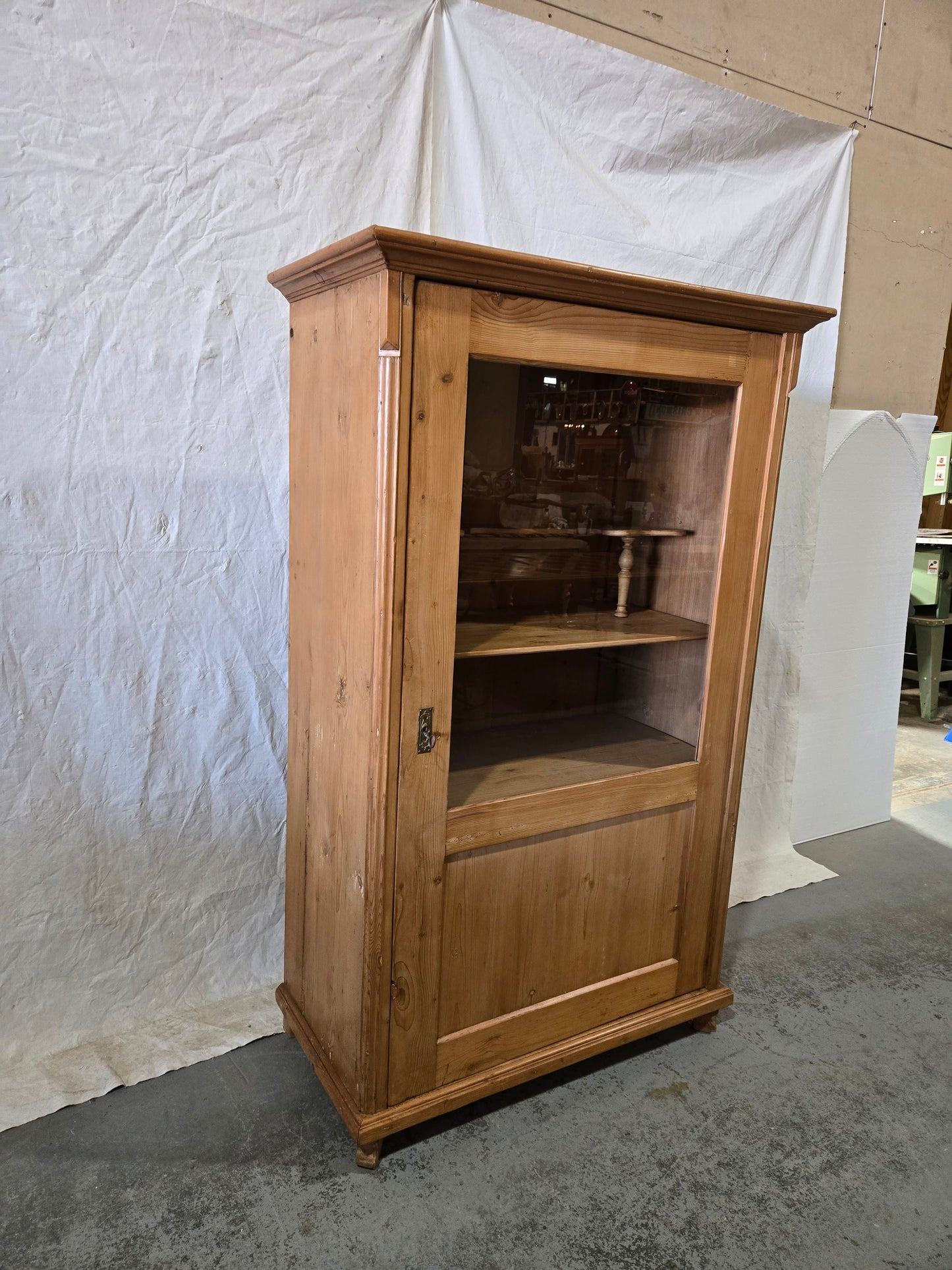 Late 1800s German provincial cabinet