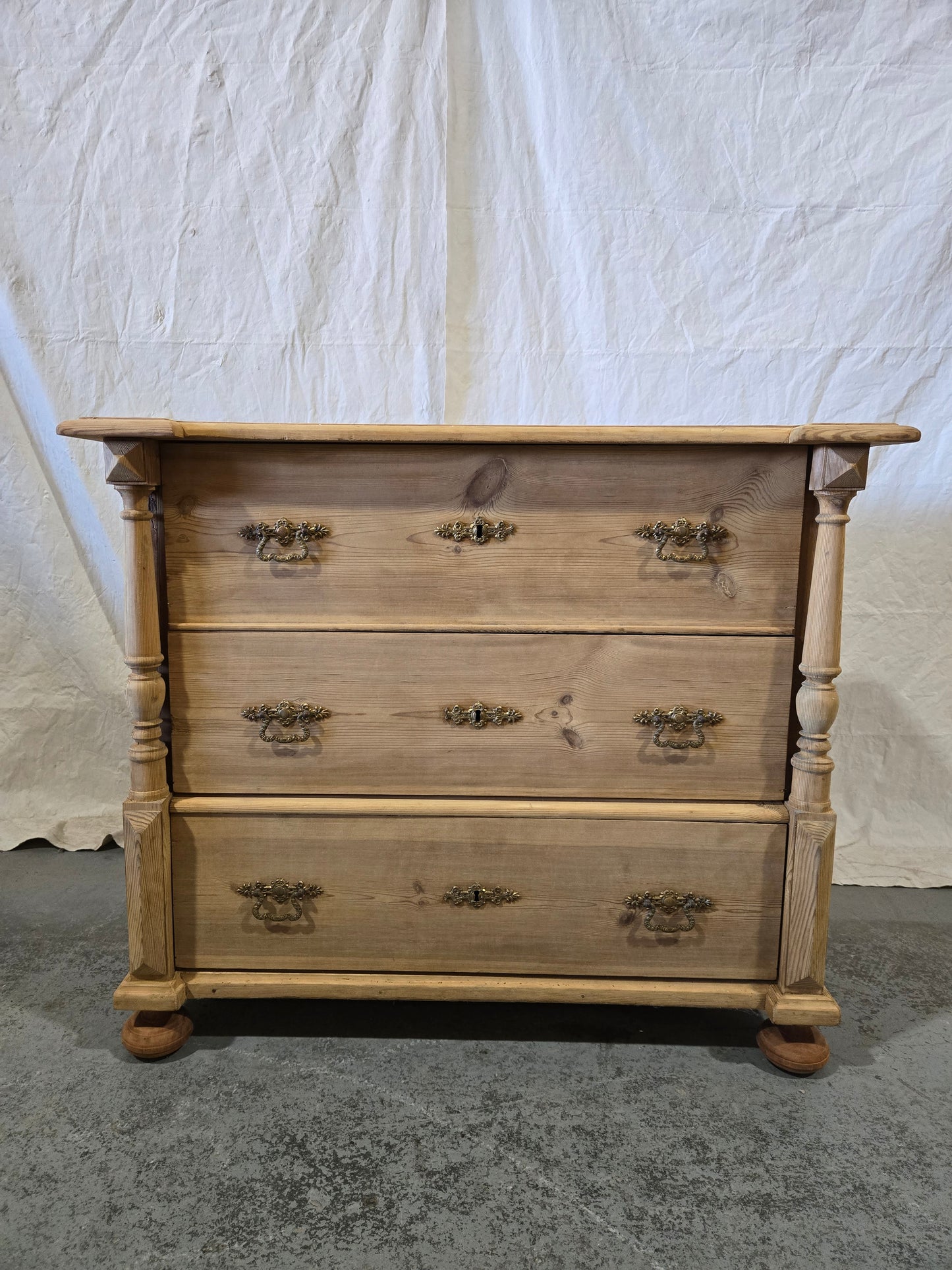 Late 1800s LPH commode