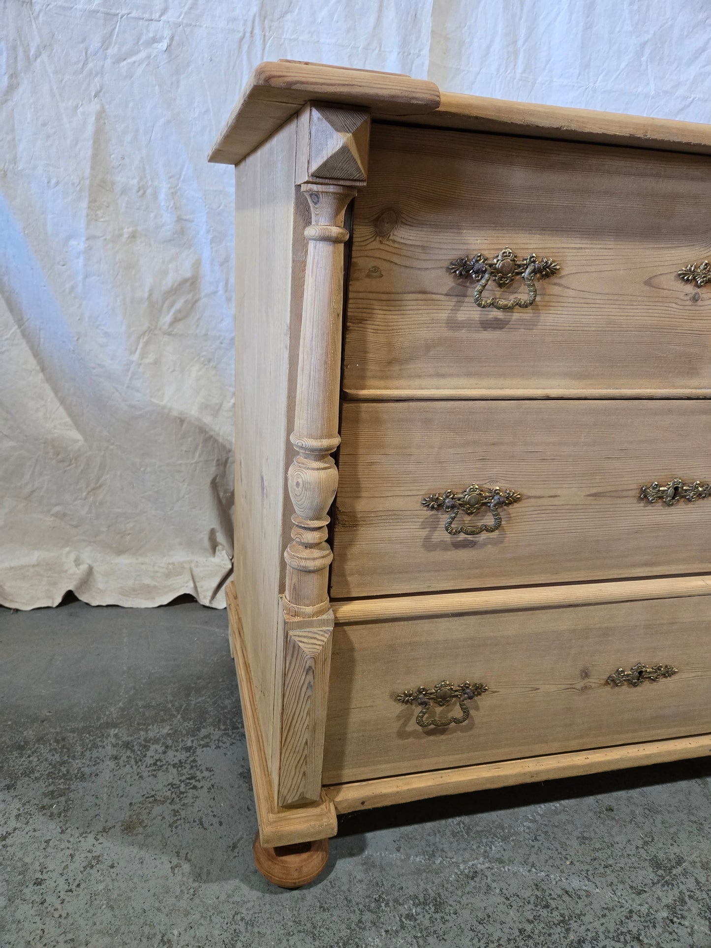 Late 1800s LPH commode