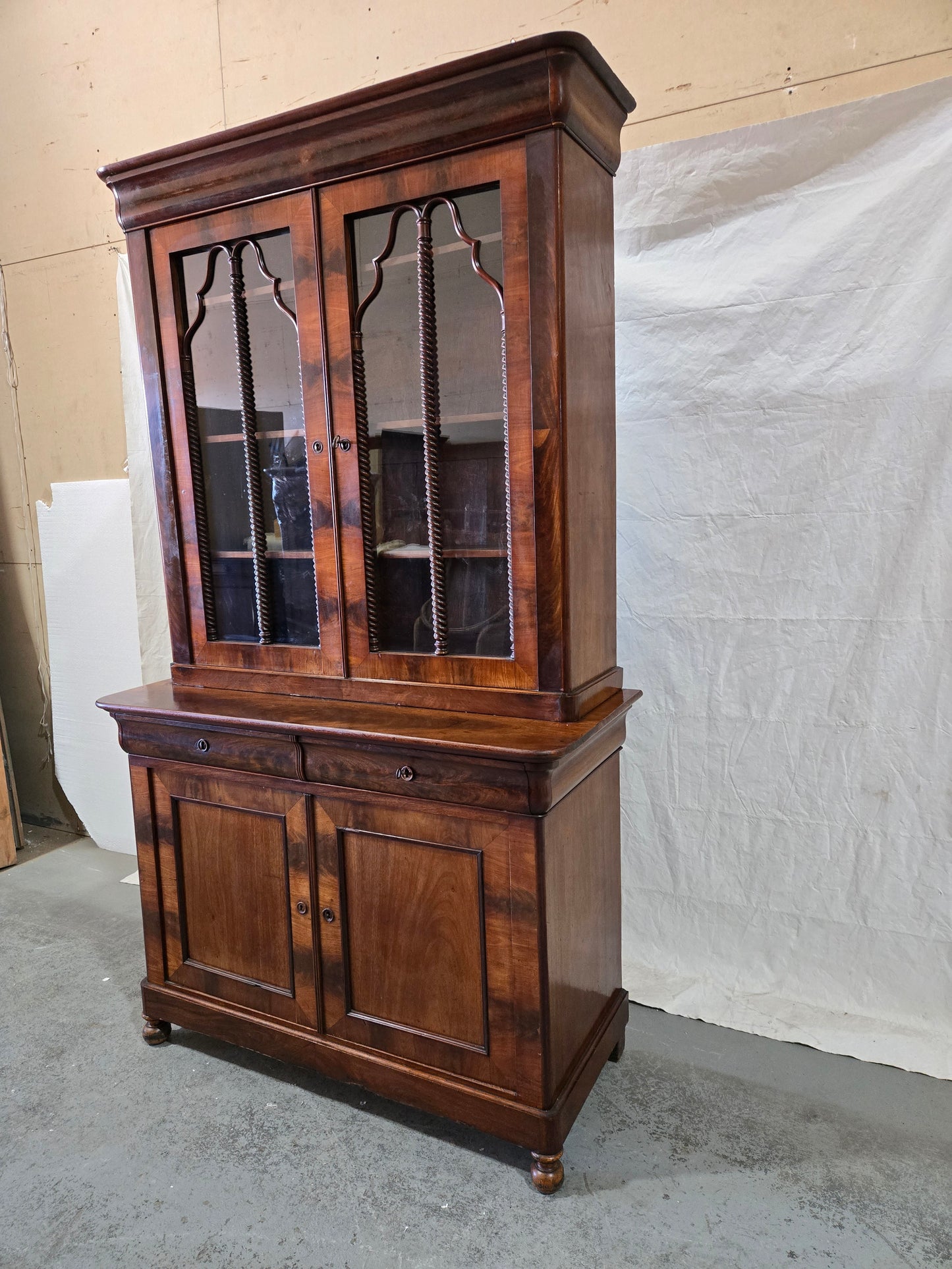 Late 1800s Louis Phillippe mahogany hutch