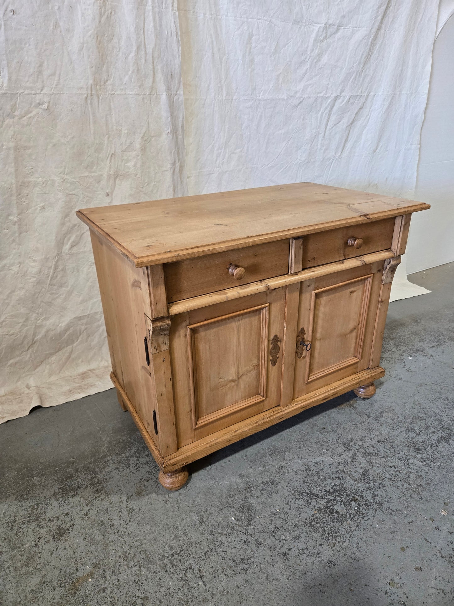 Late 1800s German pine buffet