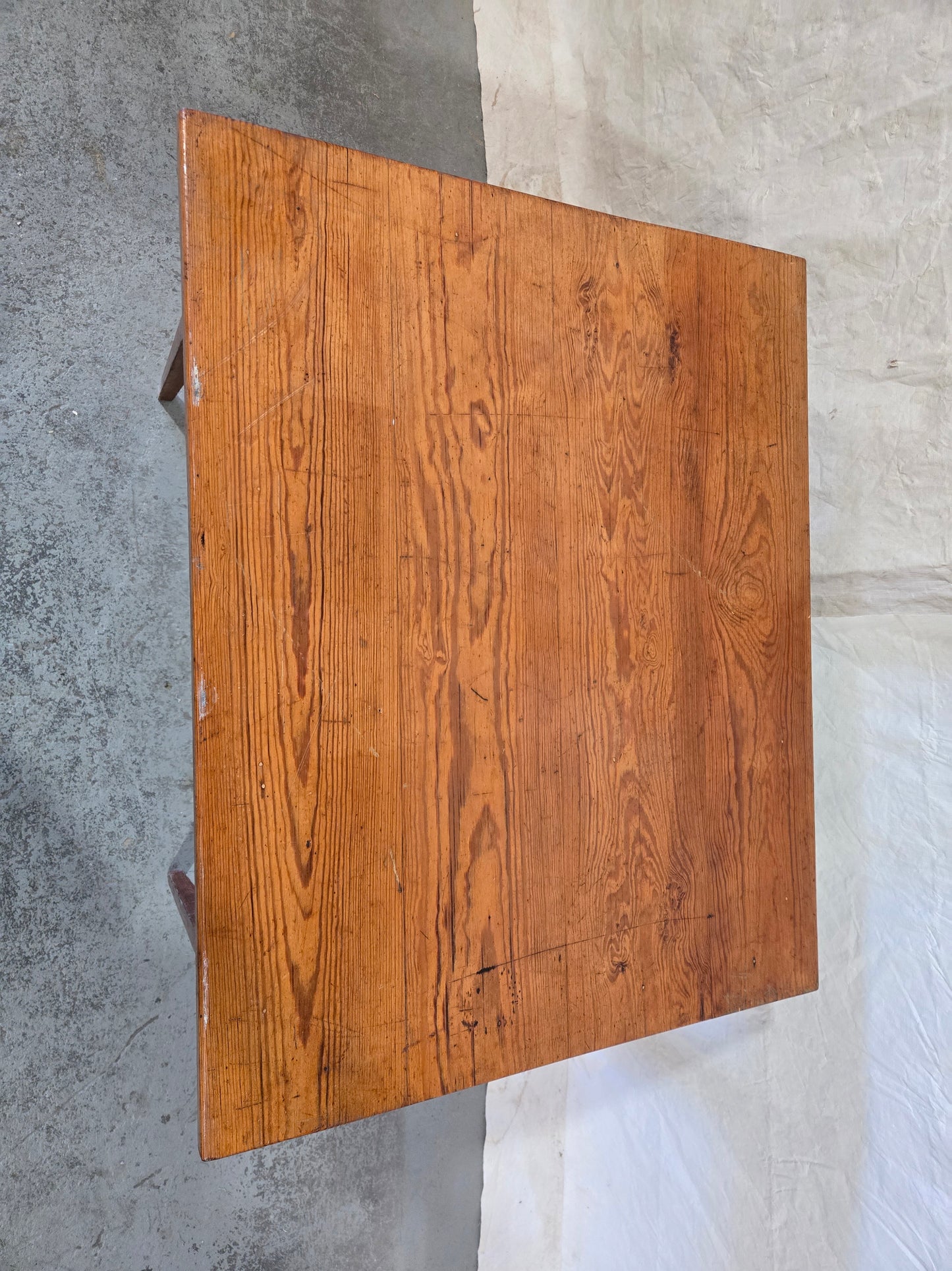 Late 1800s German pitch pine table