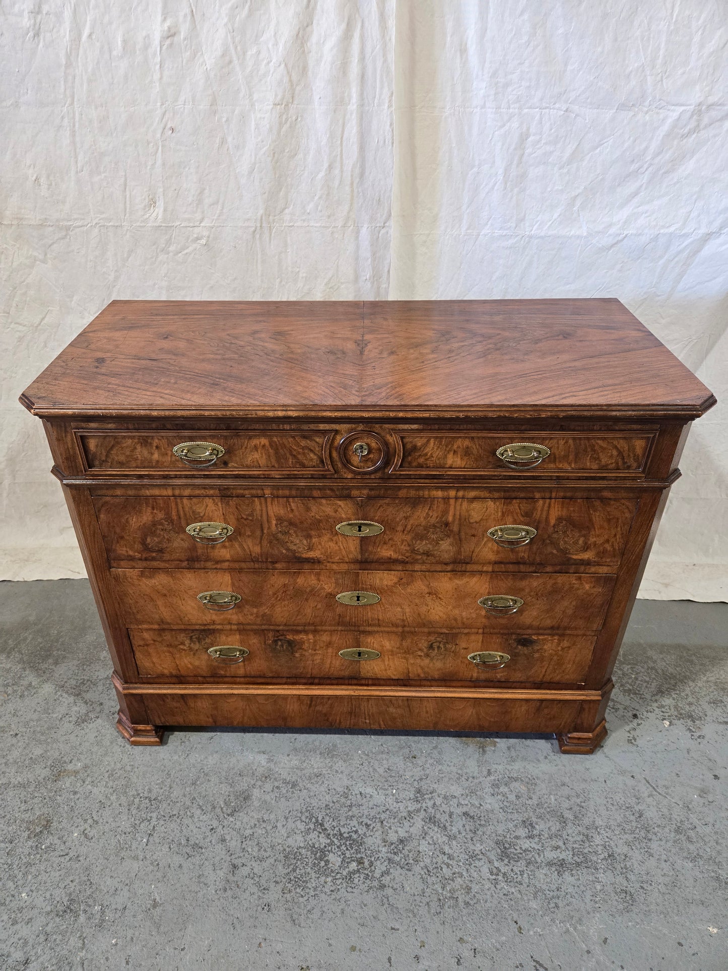 Mid 1800s Louis Phillippe burled walnut commode