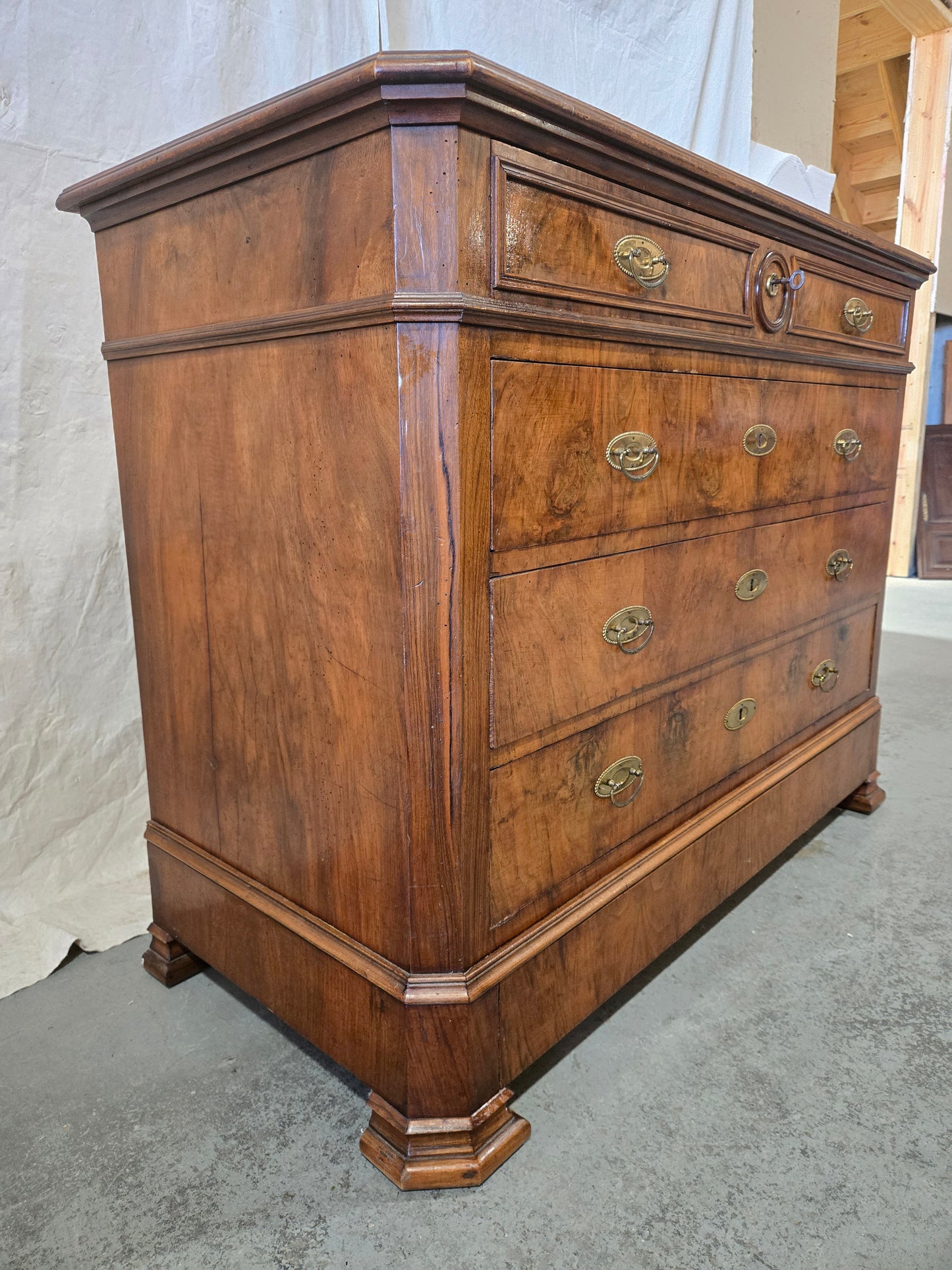 Mid 1800s Louis Phillippe burled walnut commode