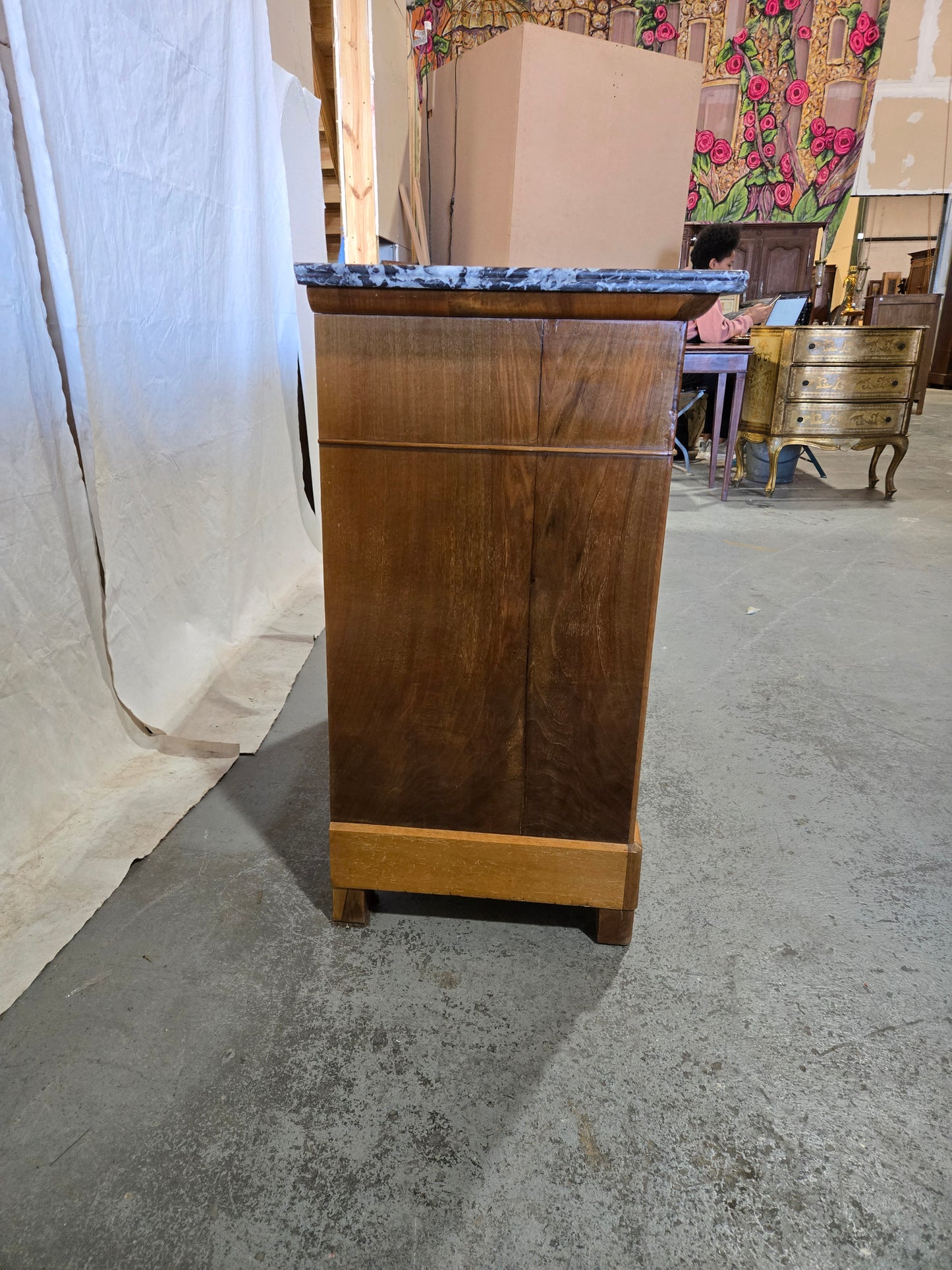 Late century LPH walnut commode W/M