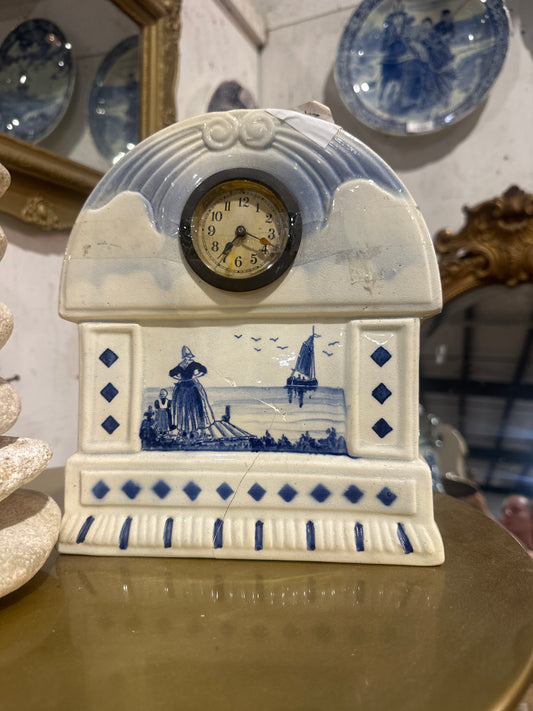T Delt Style Clock