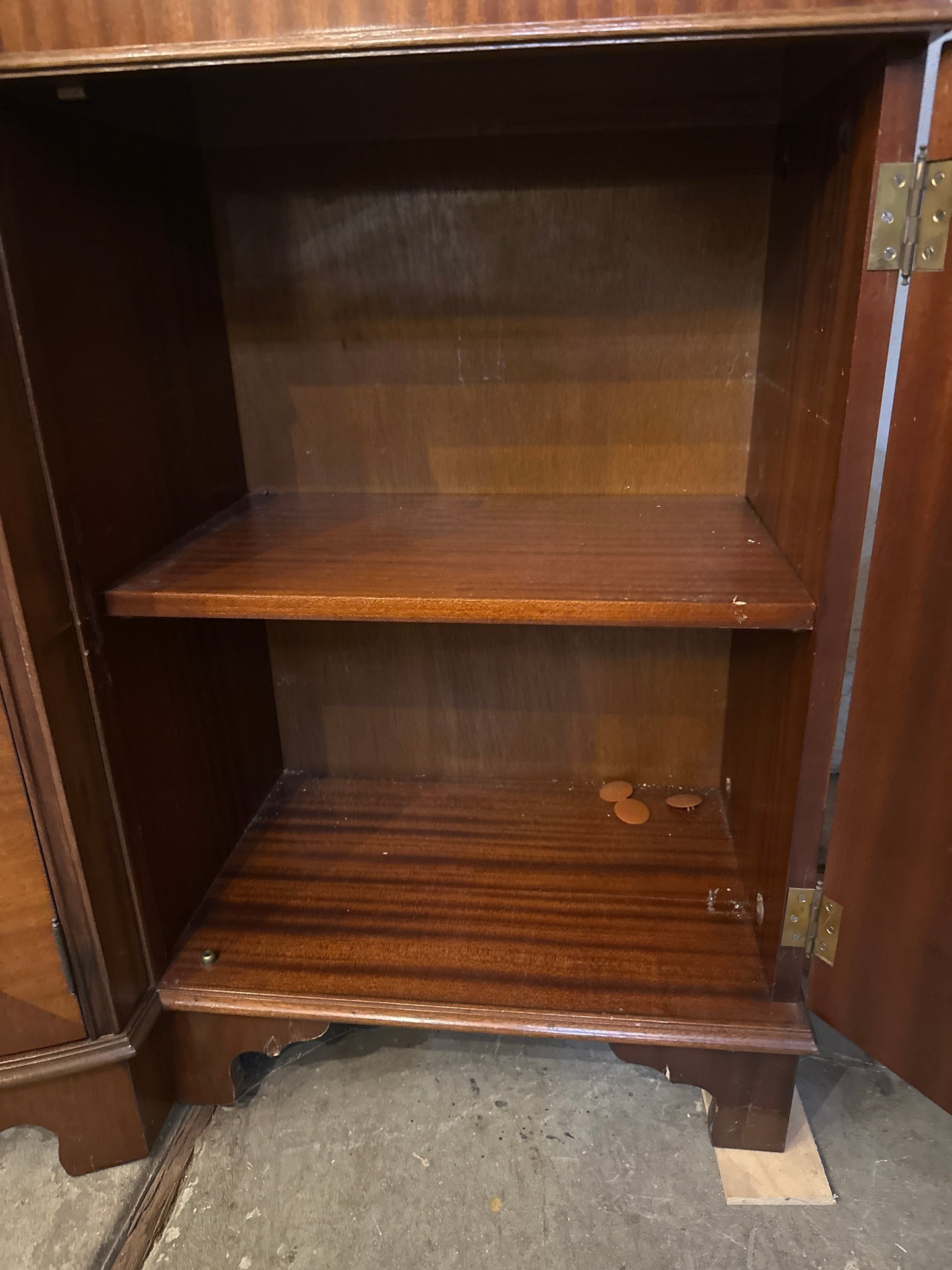 Mid 1900s Georgian mahogany breakfront China cabinet
