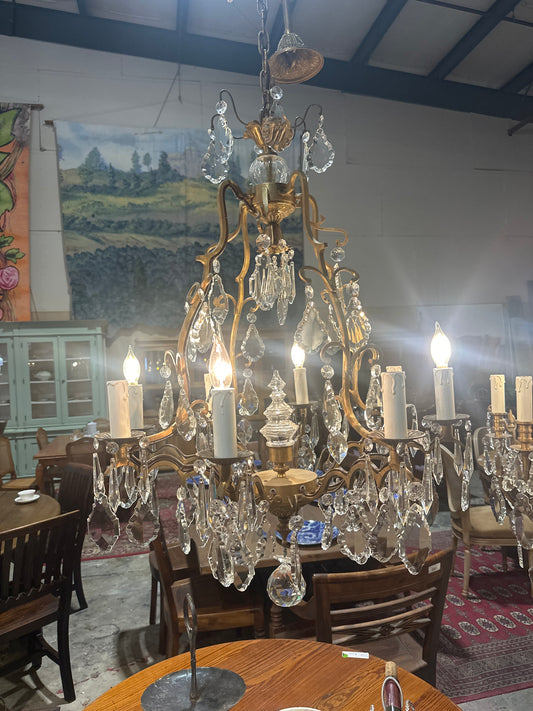 Adel Chandelier