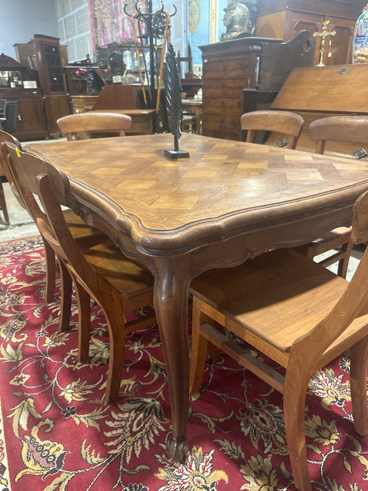 Quartersawn table with leaves