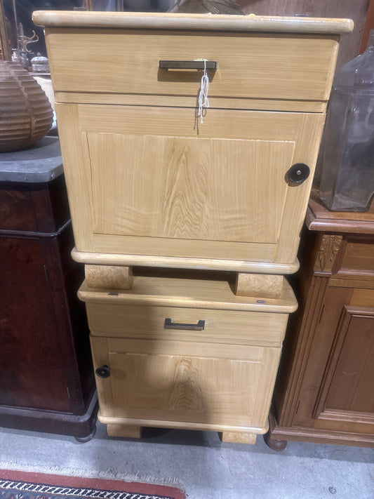 Vintage pine nightstands/pair