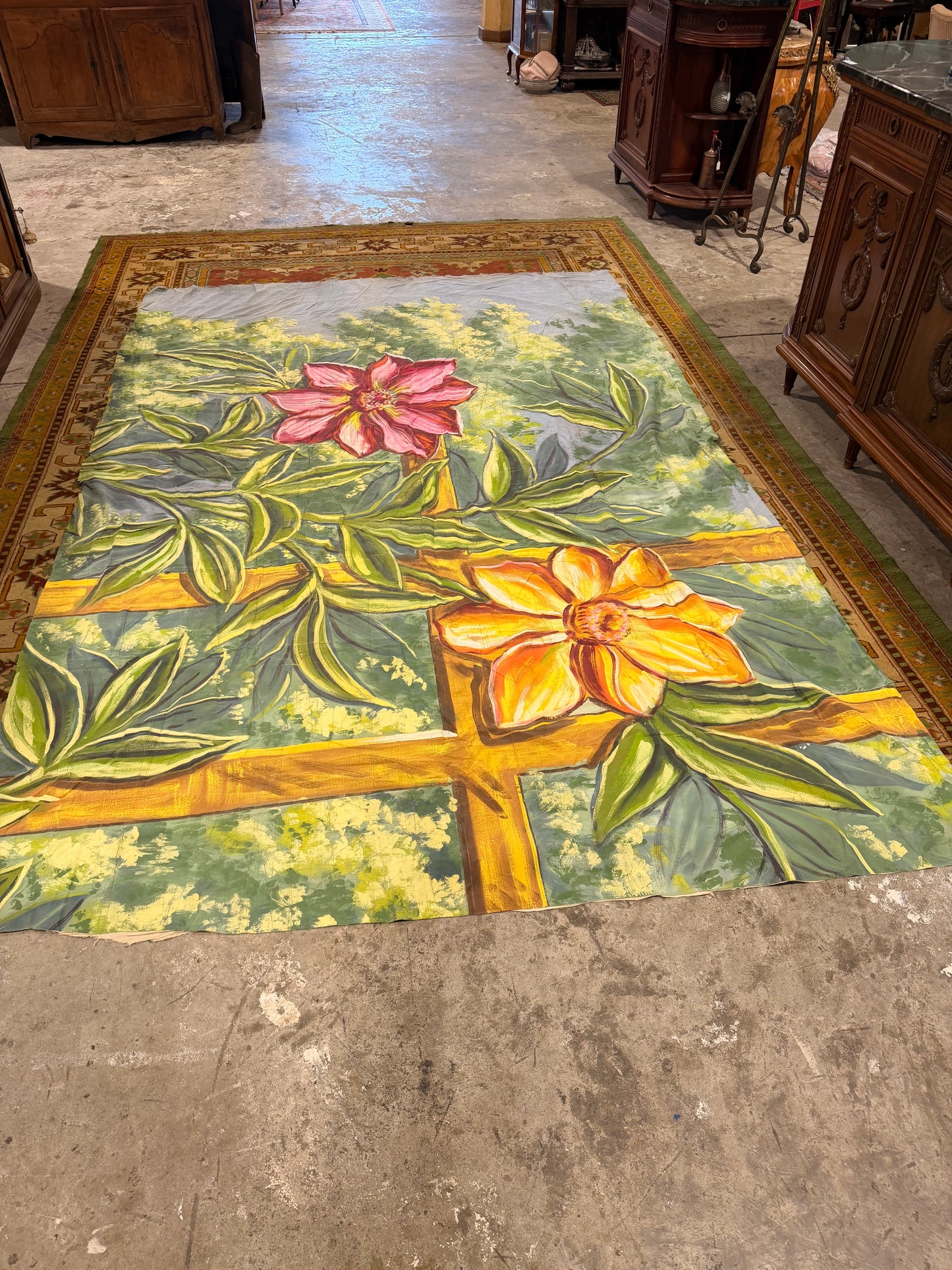 Krewe of Hermes Flower trellis ?