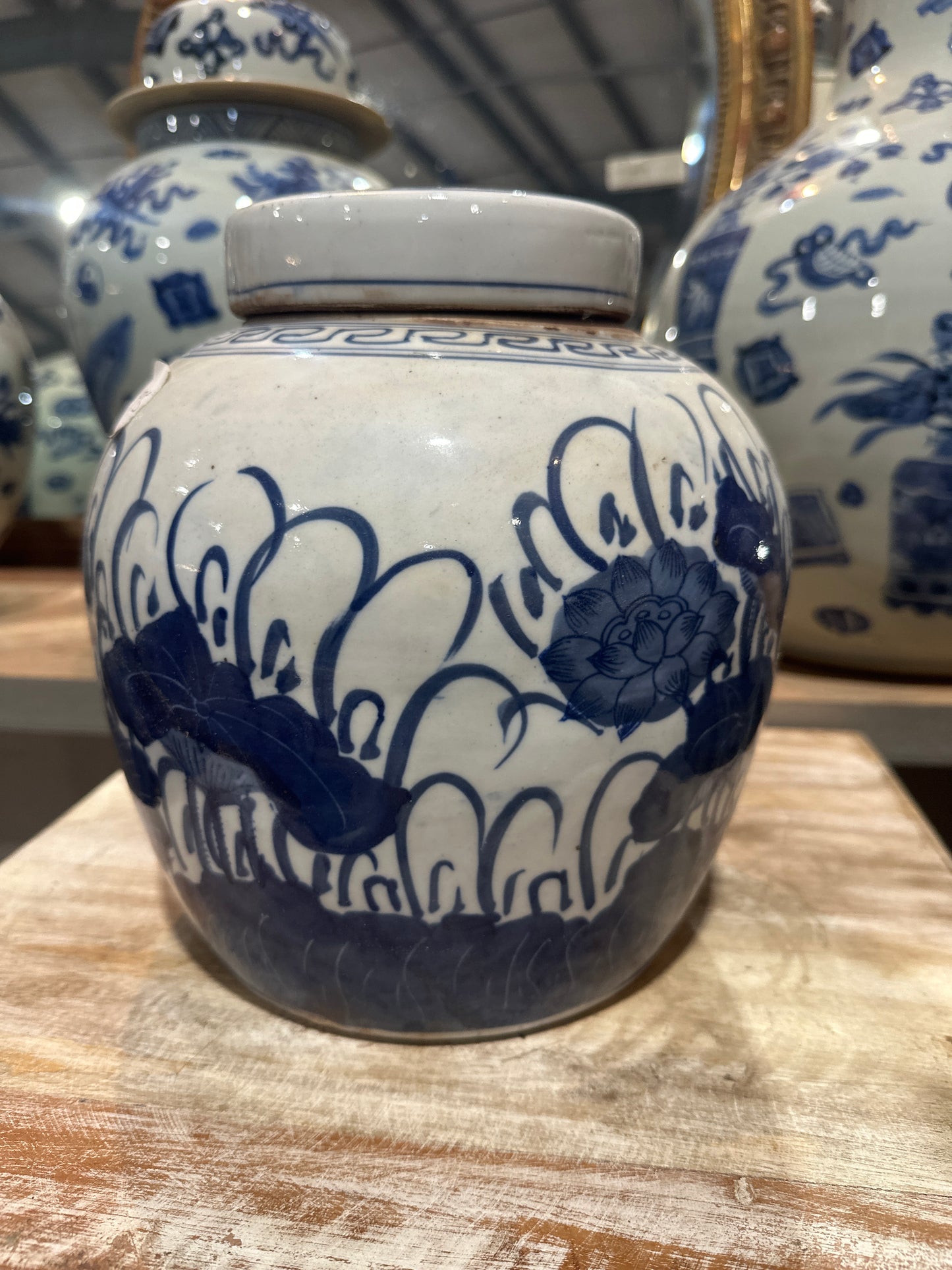 Quinghua Vase 9 w/ cap