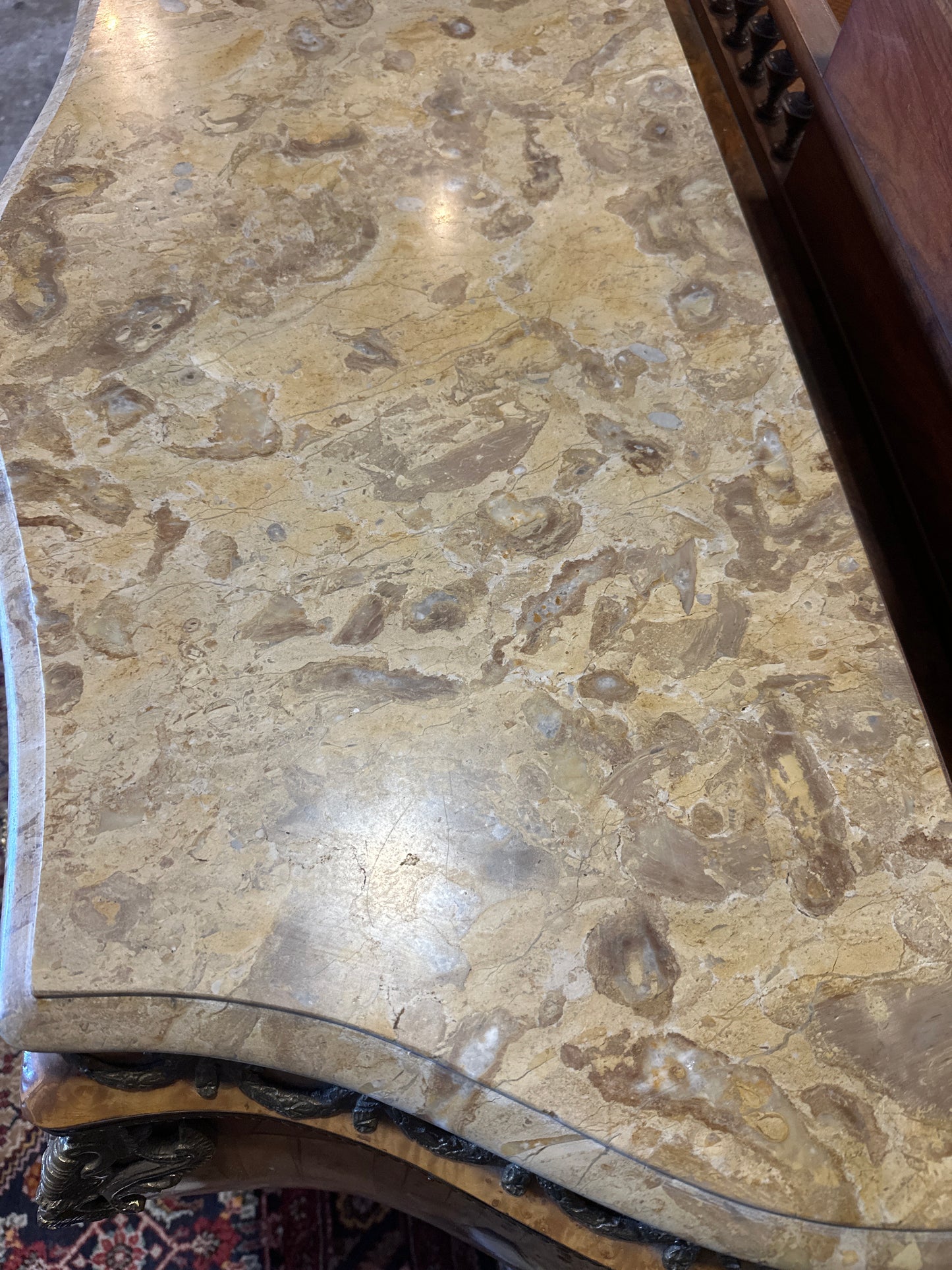 Louis XV Bombe commode