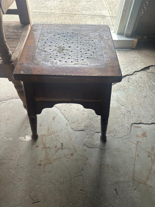 Antique commode/toilet chair