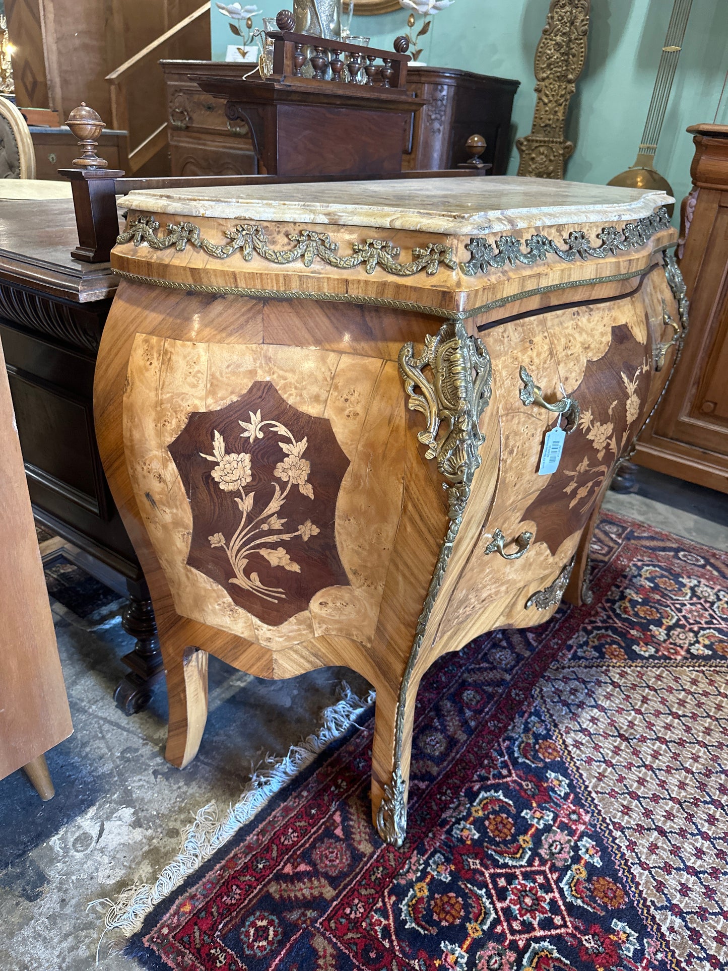 Louis XV Bombe commode