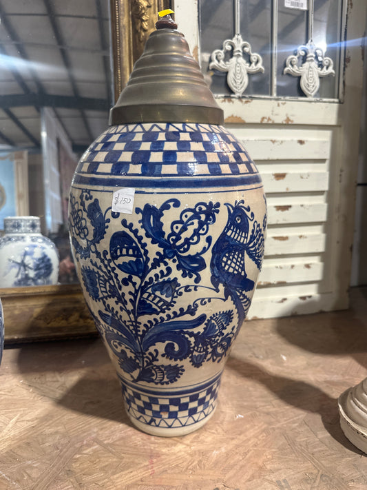 Ming Dynasty Chiniosire Vase