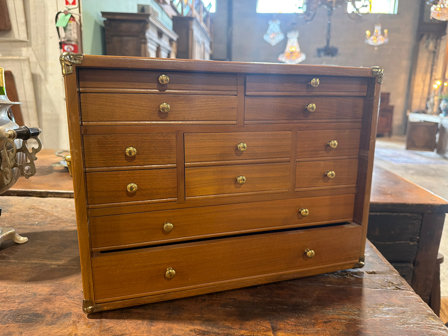 Vintage traveling jewelry chest