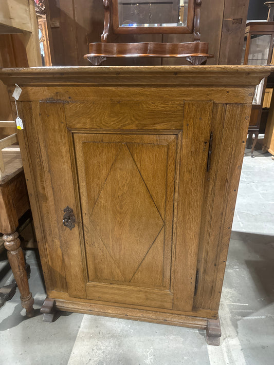 1800s oak cabinet