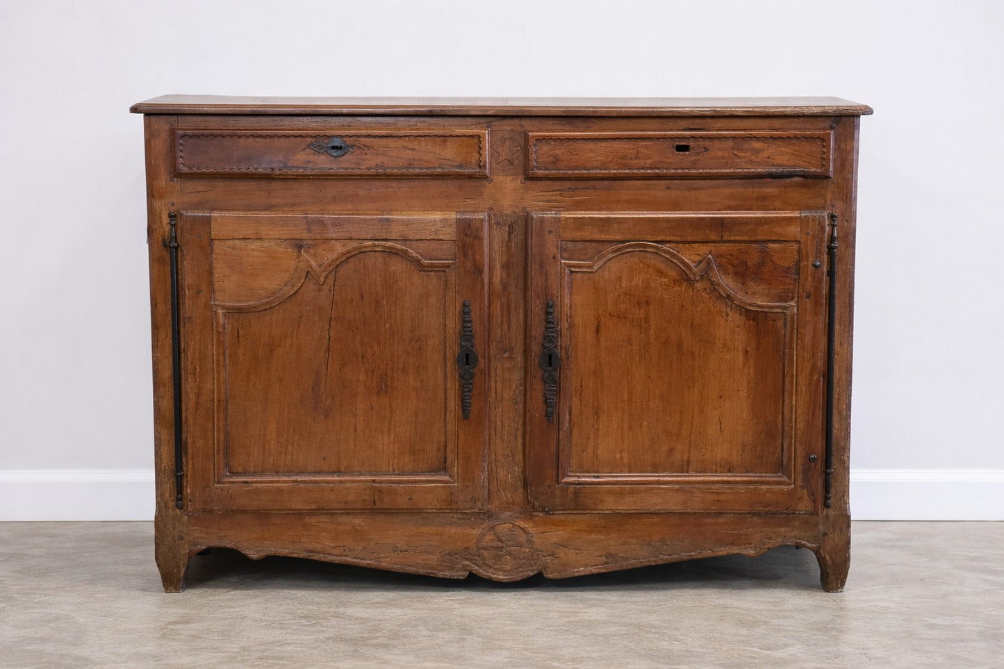 18th Century Provençal Walnut Buffet, Circa 1780
