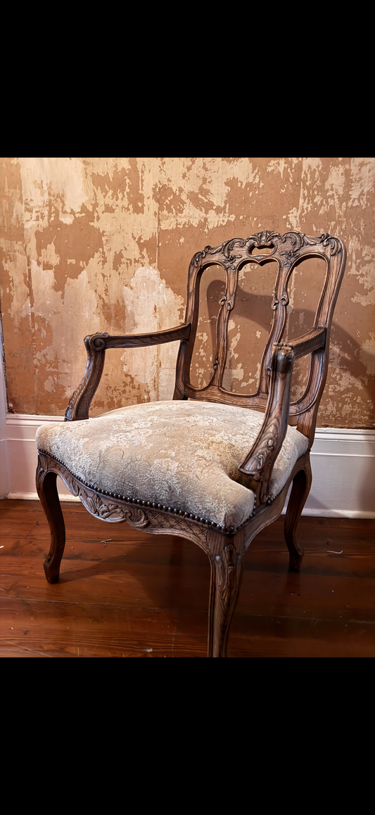 Upholstered arm chair