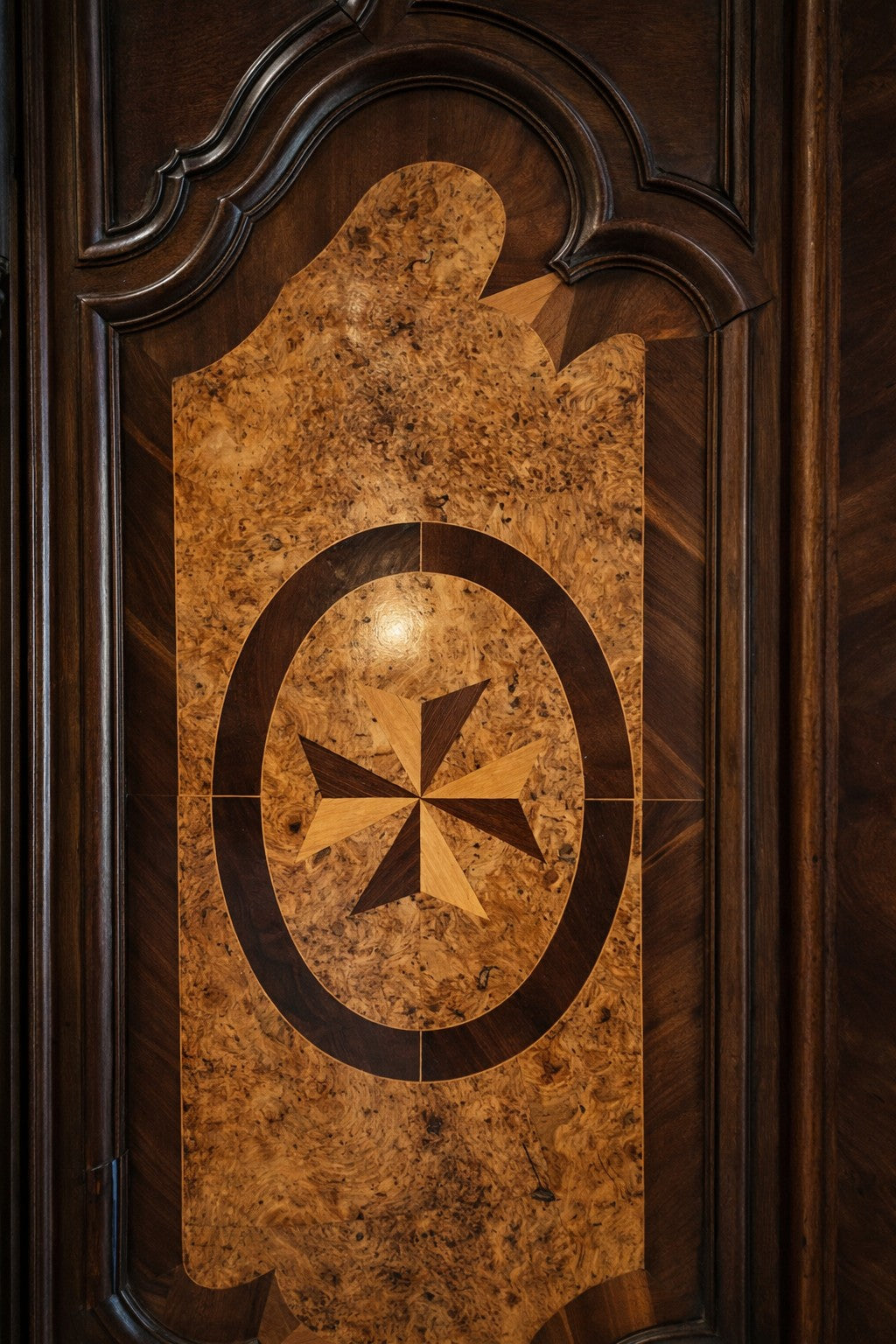 Louis XIV Period Provençal Armoire in Walnut with Burl Marquetry, Circa 1680