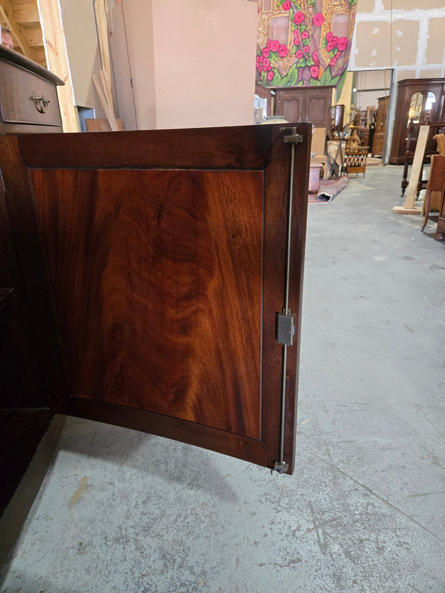 Early Century English Hepplewhite Mahogany Sideboard