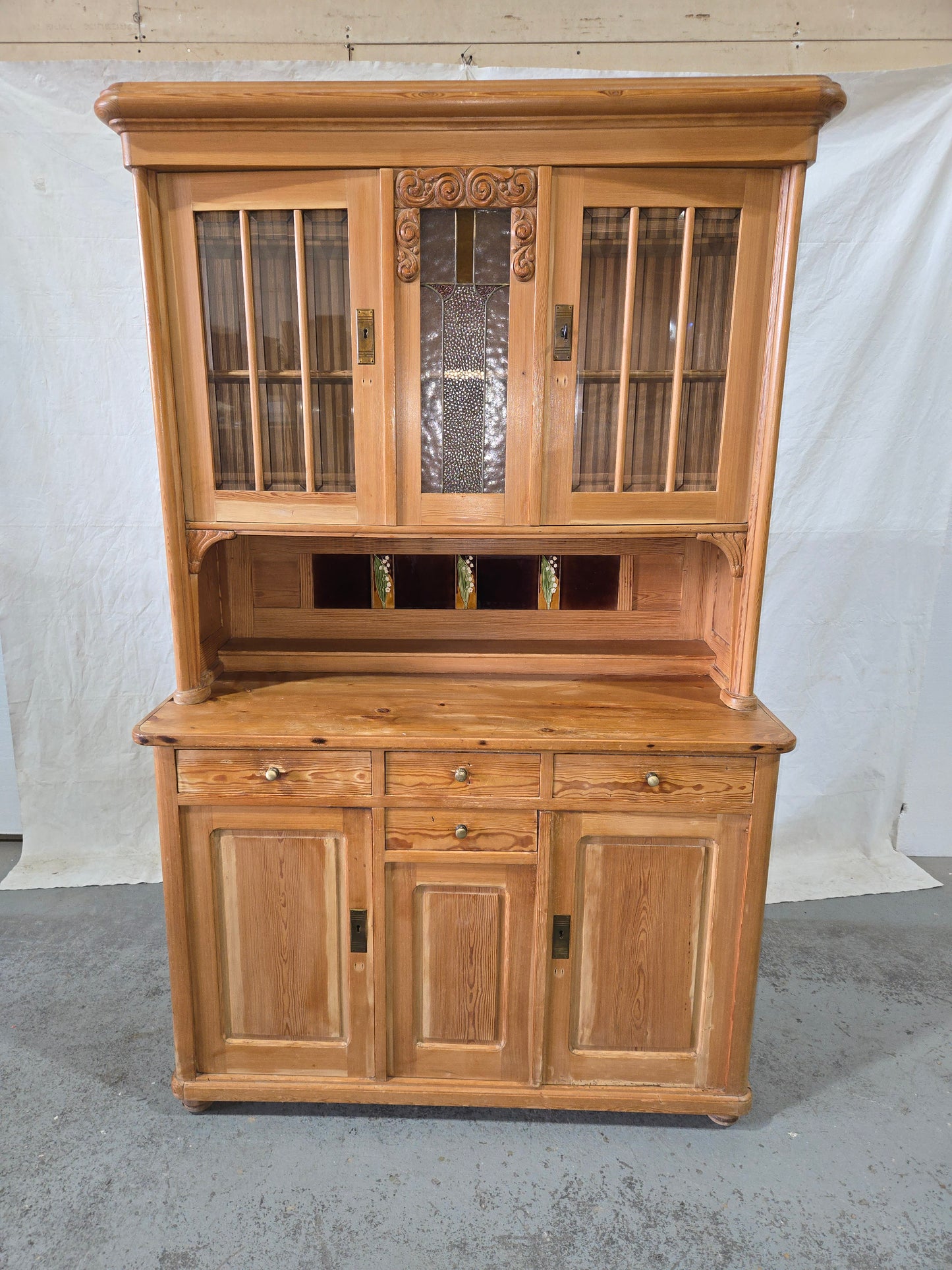 Late 1800s Pine hutch w stain glass