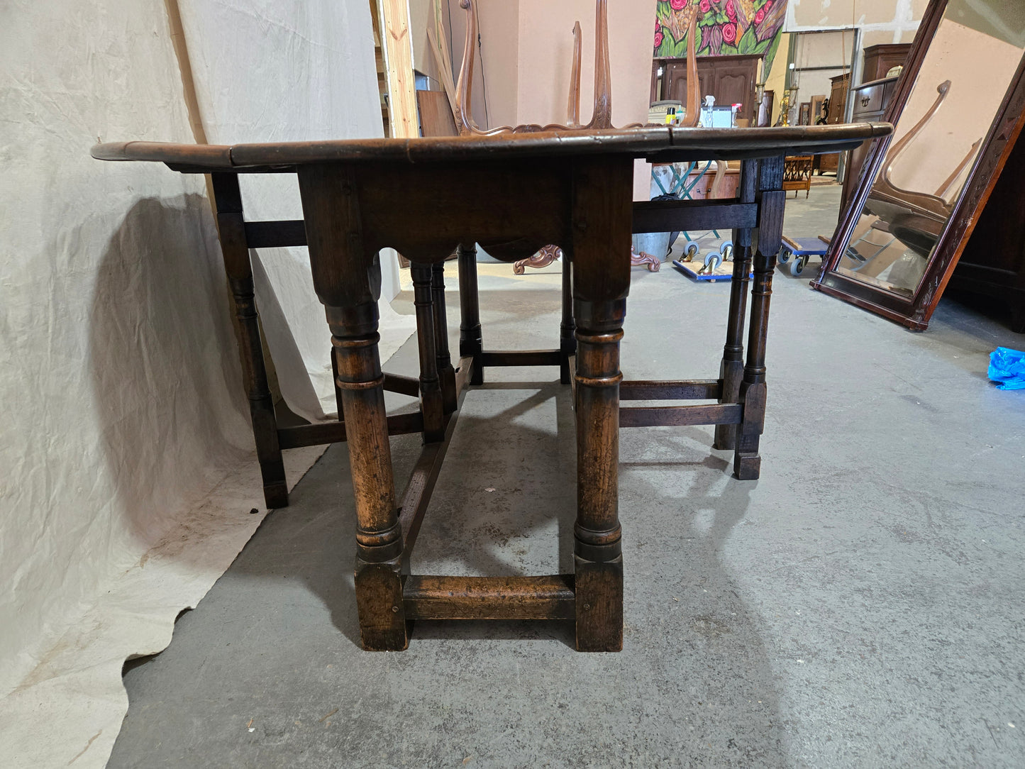 Mid 1800s English Oak gateleg table