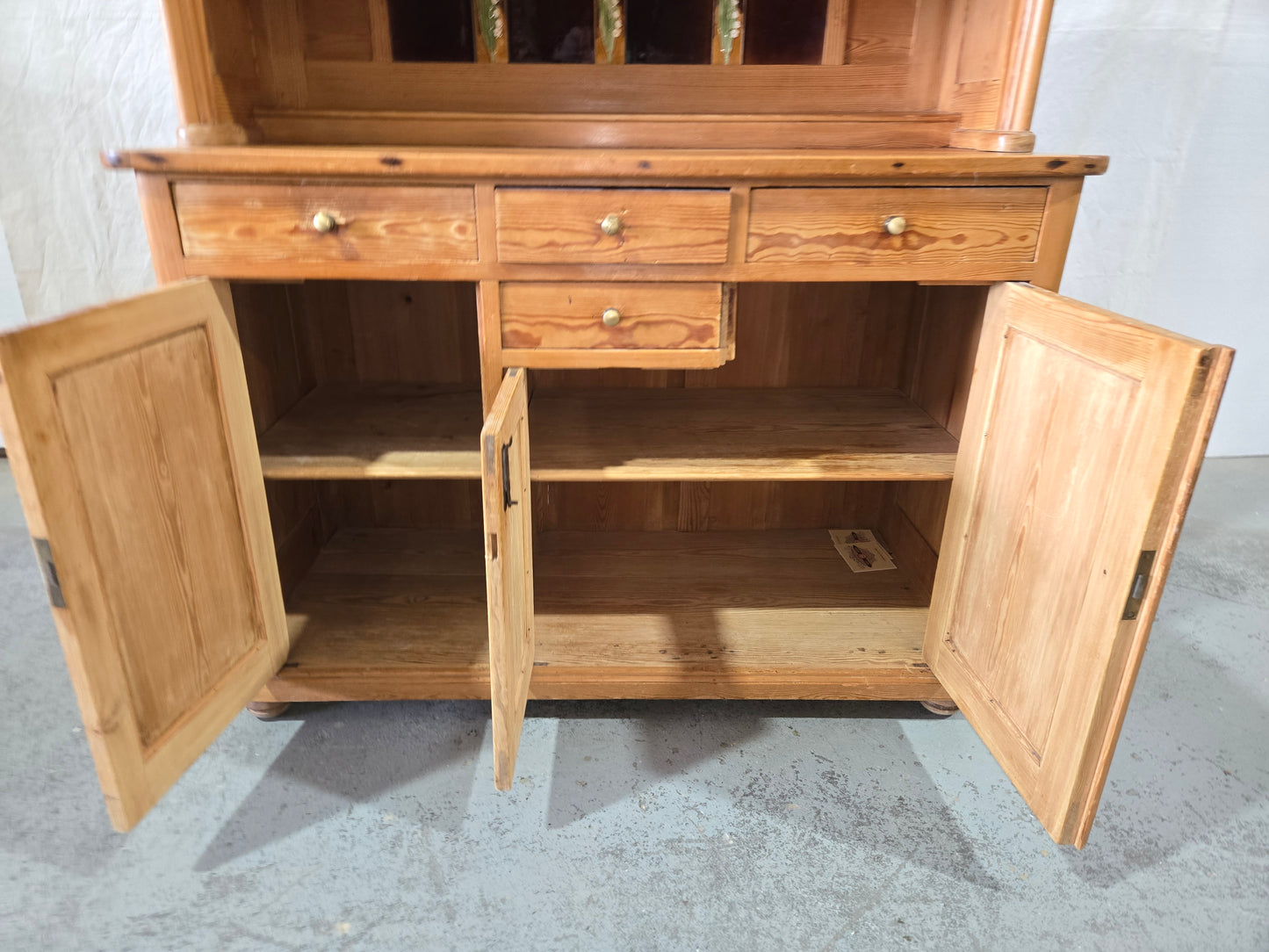 Late 1800s Pine hutch w stain glass