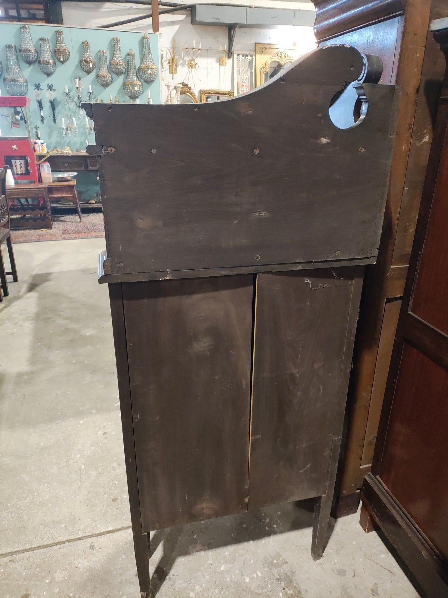 Federal Style Mahogany Corner Cabinet with Swan-Neck Gallery Back