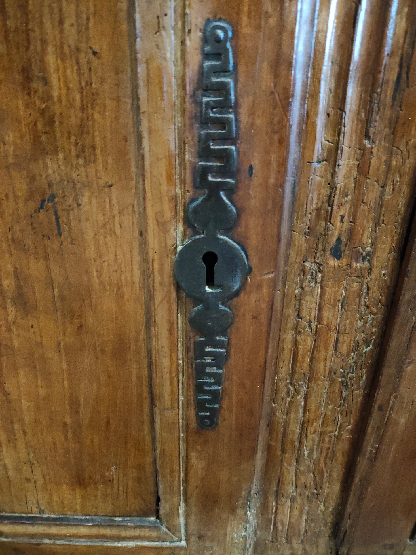 18th Century Provençal Walnut Buffet, Circa 1780