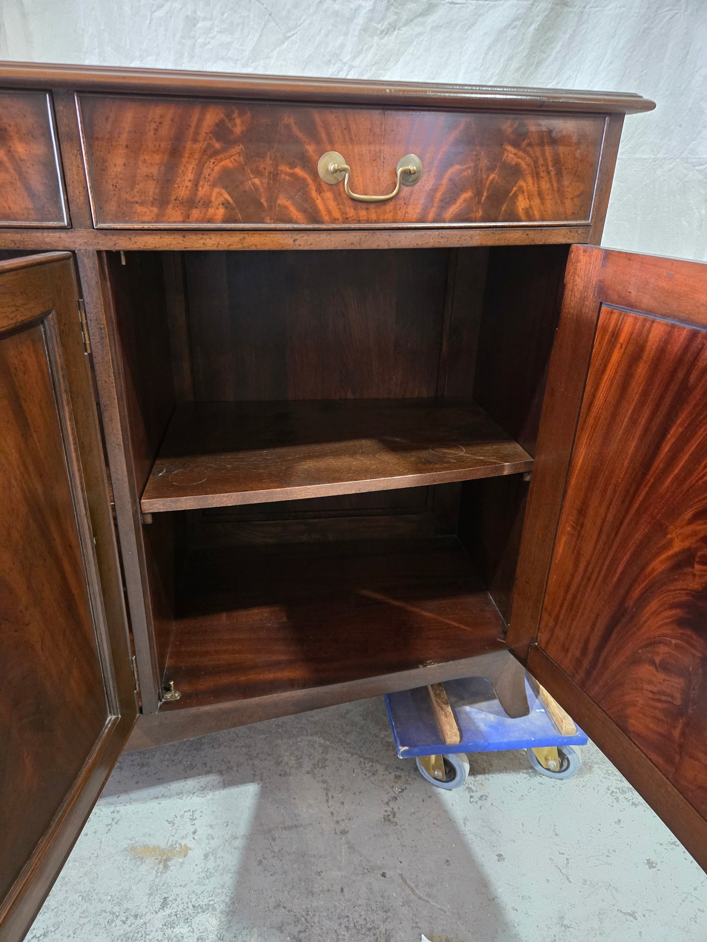 Early Century English Hepplewhite Mahogany Sideboard