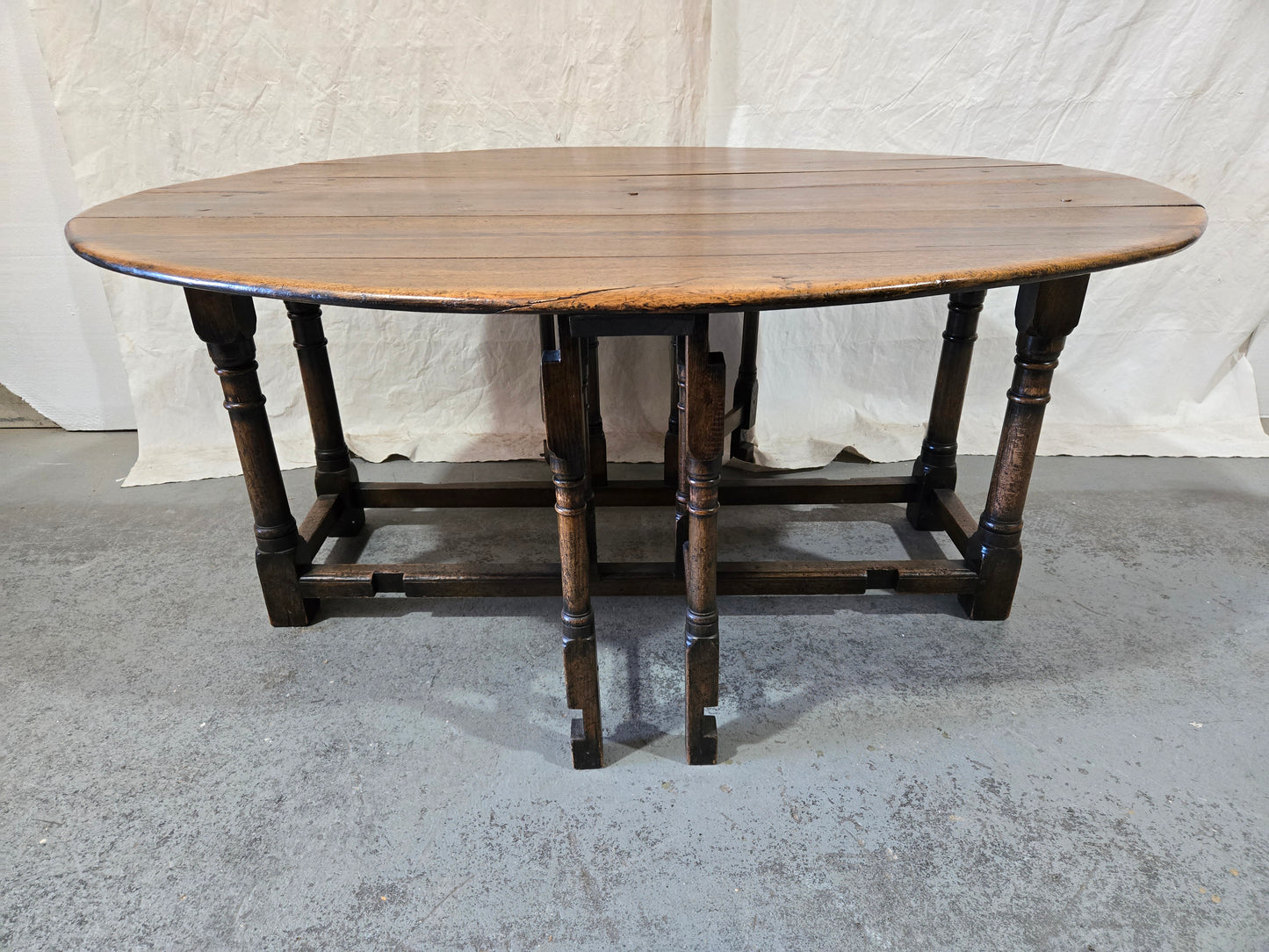 Mid 1800s English Oak gateleg table