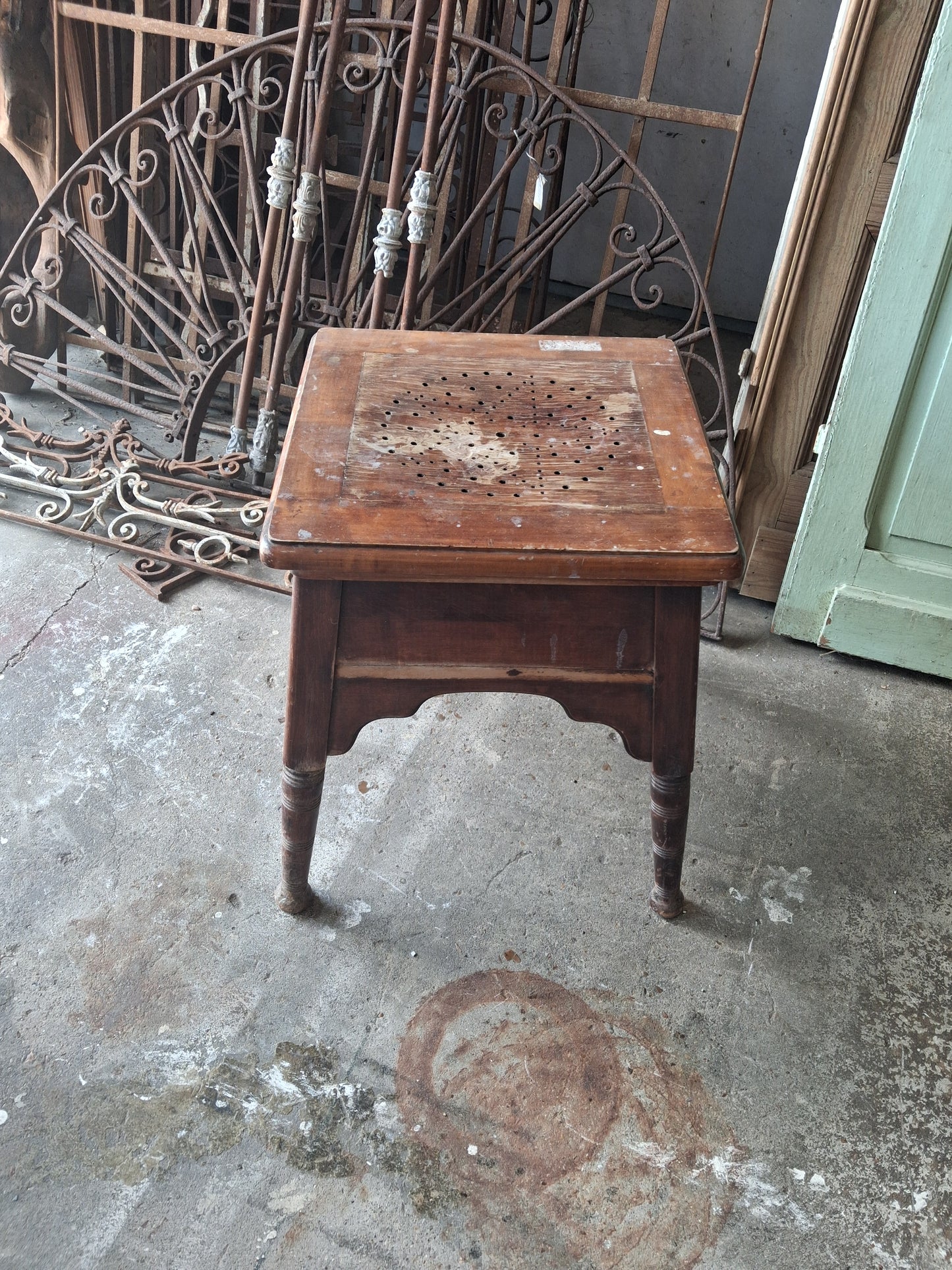 Antique bedside commode/toilet chair