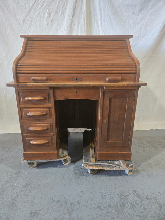 Early 1900s English Oak Rolltop Desk